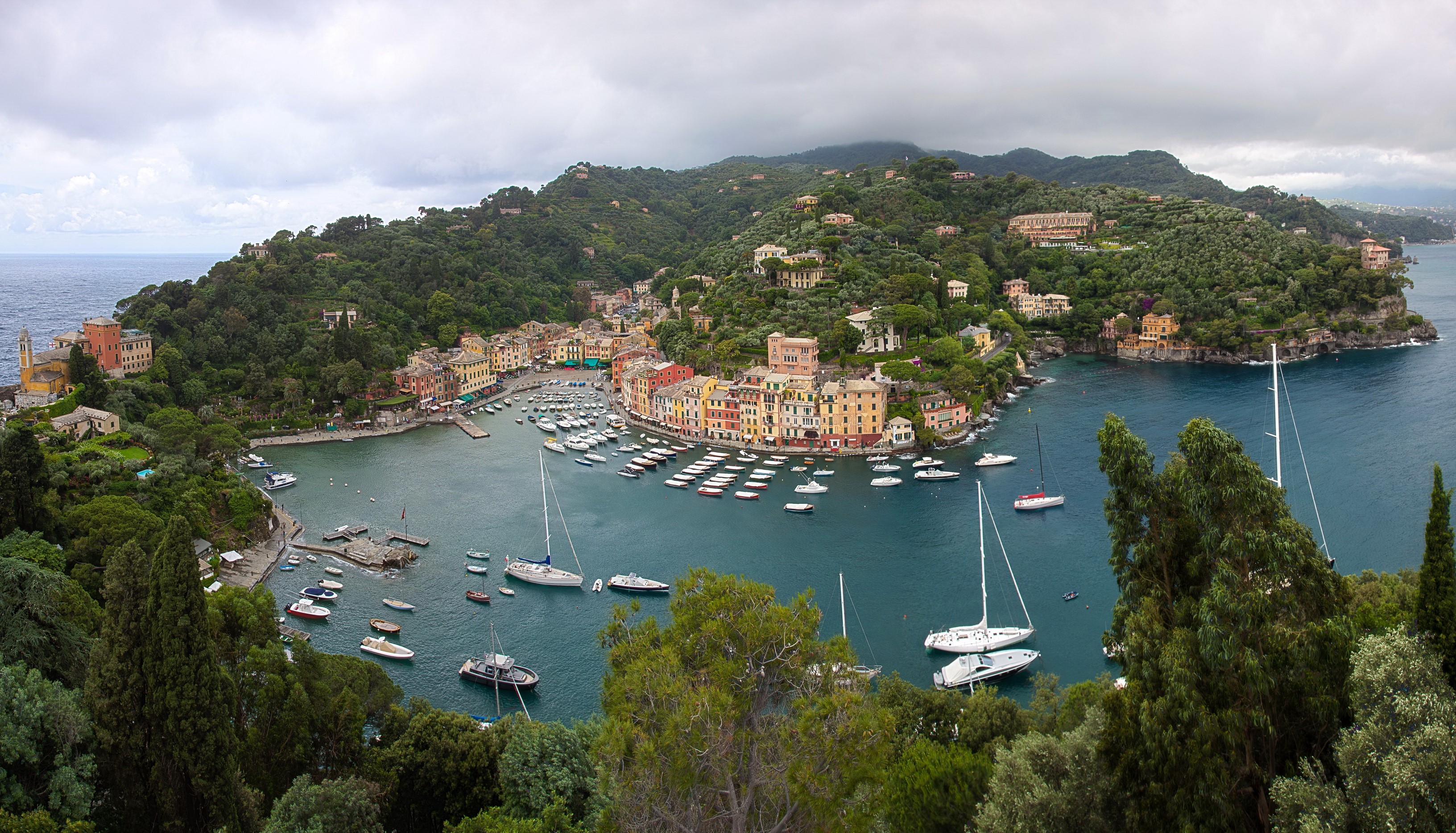 Portofino, Italy: A Picturesque Cove with Boats HD Wallpaper
