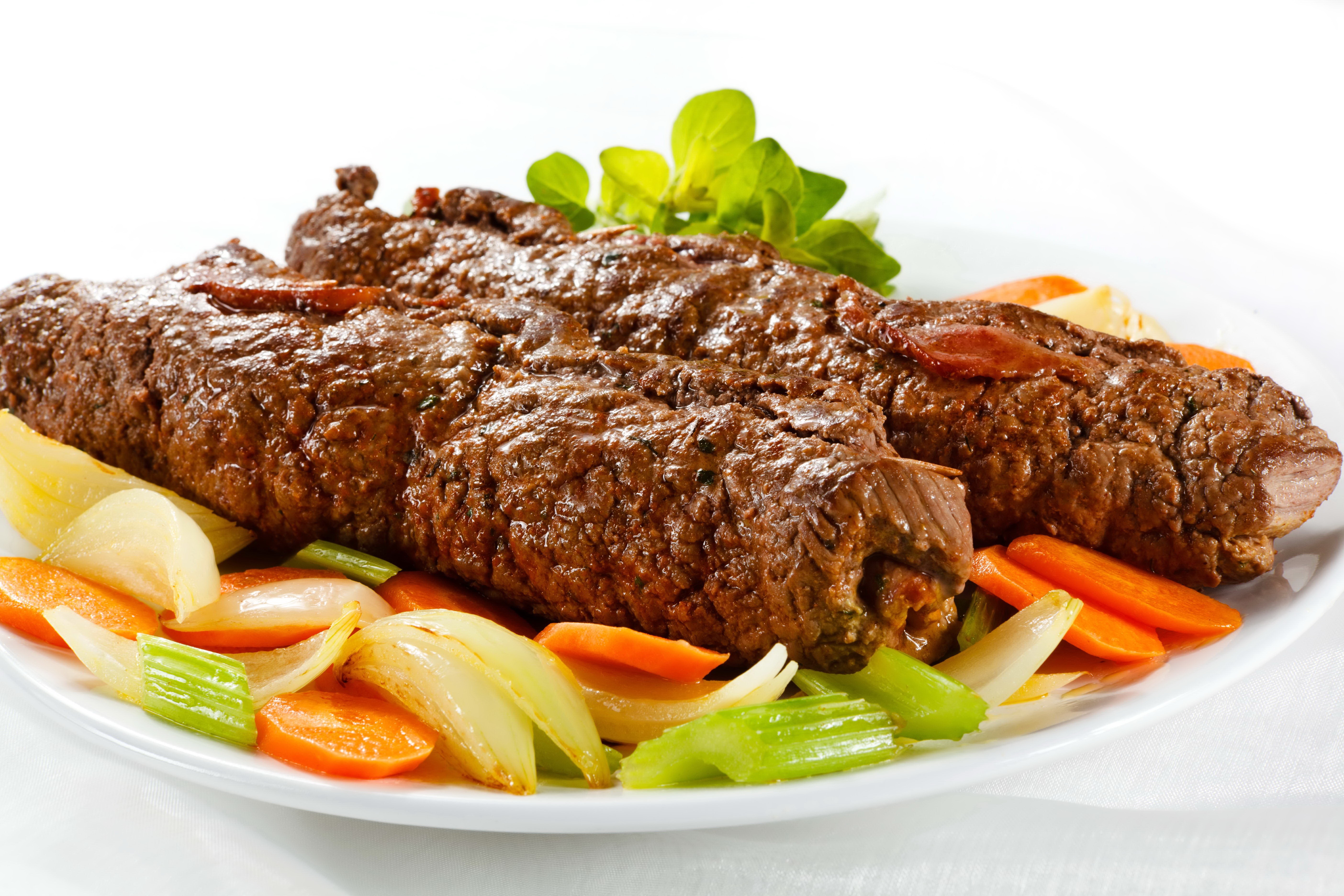 Beef roulades with roasted vegetables HD Wallpaper