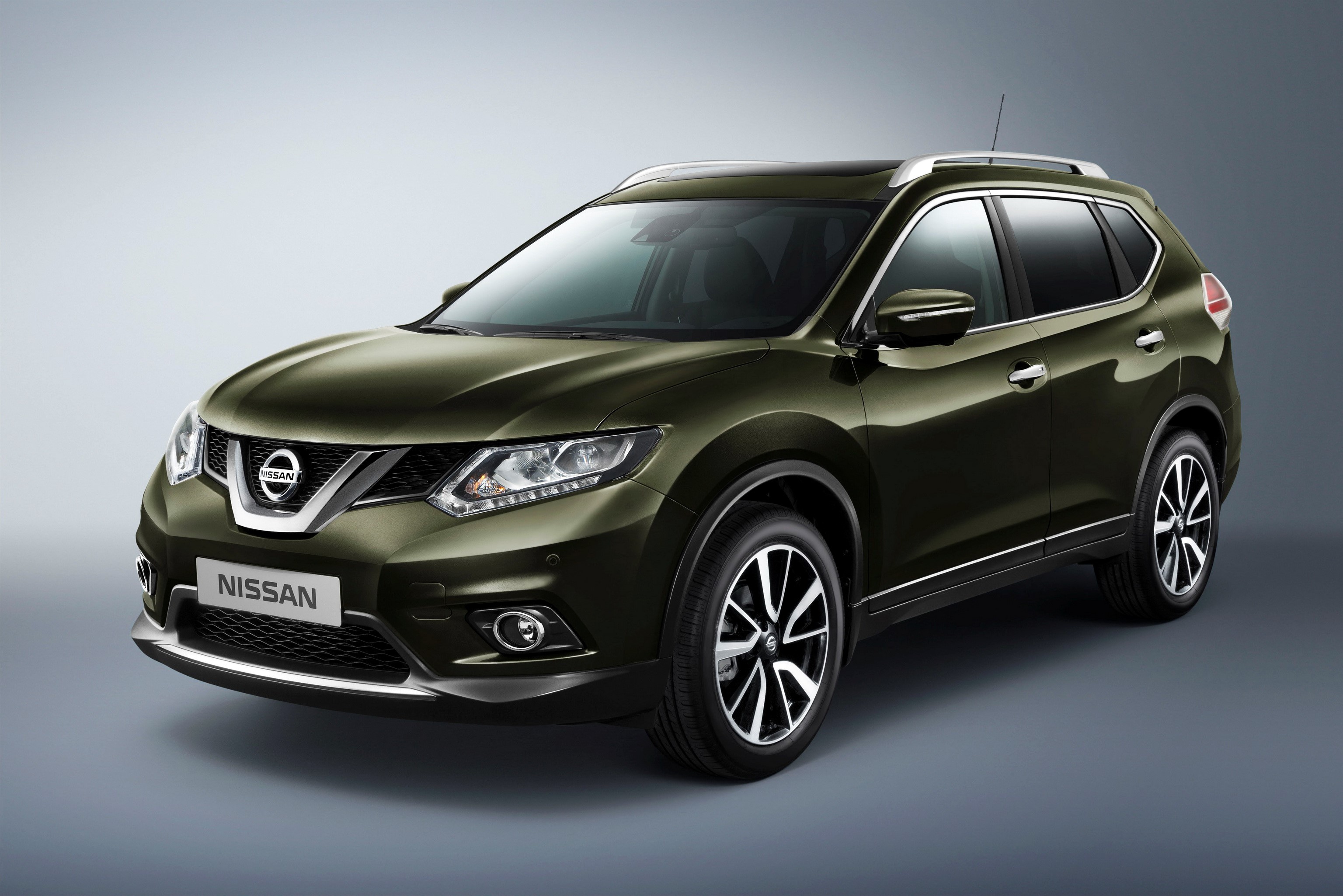 2014 Nissan X-Trail SUV HD Wallpaper