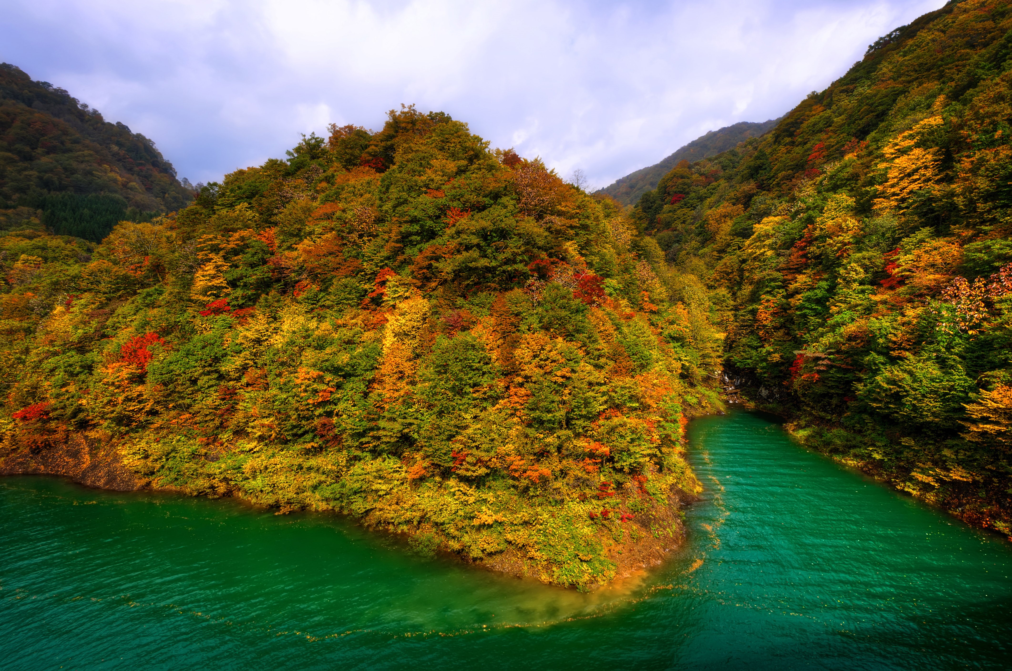 Autumn foliage around Tazawako Lake, Japan HD Wallpaper