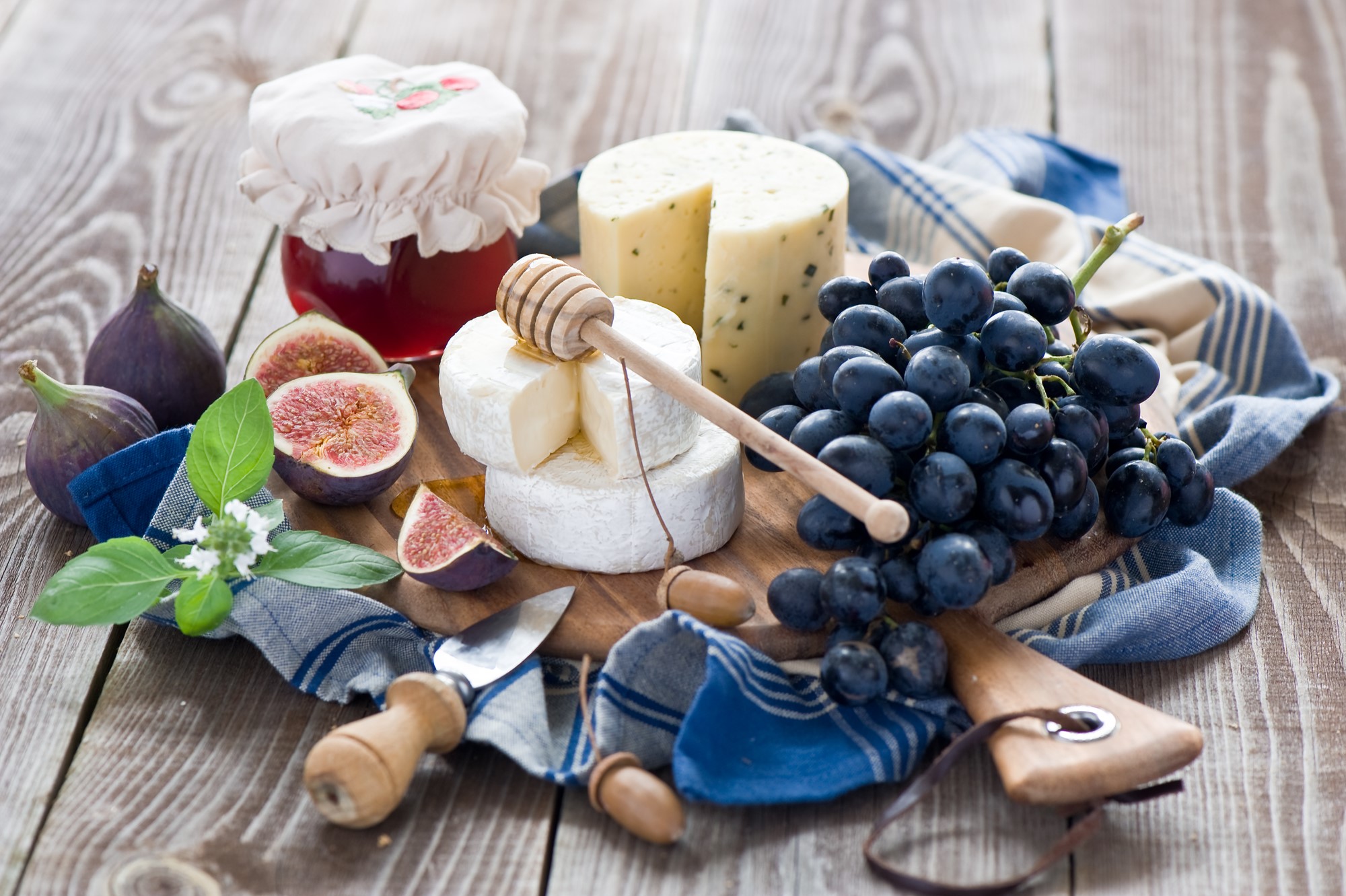 Still-life of cheese, grapes, figs, and jam HD Wallpaper