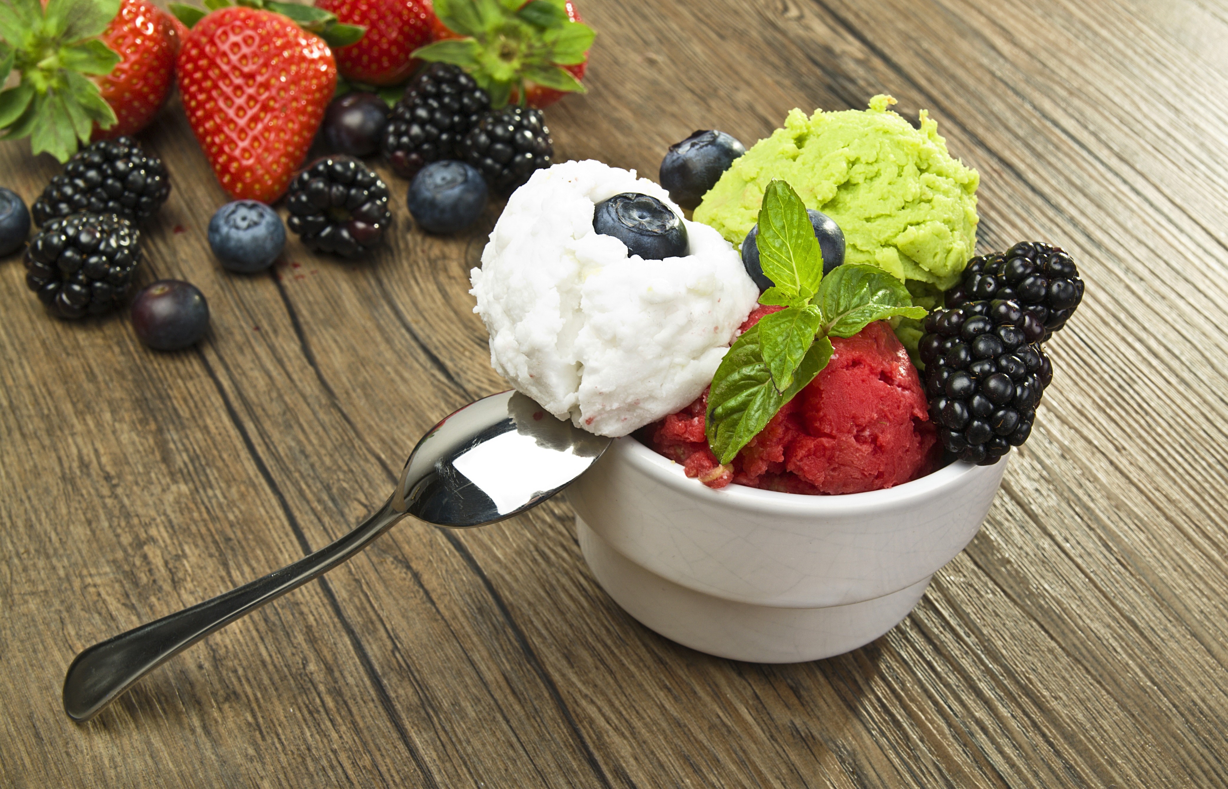 Ice cream with berries and mint HD Wallpaper