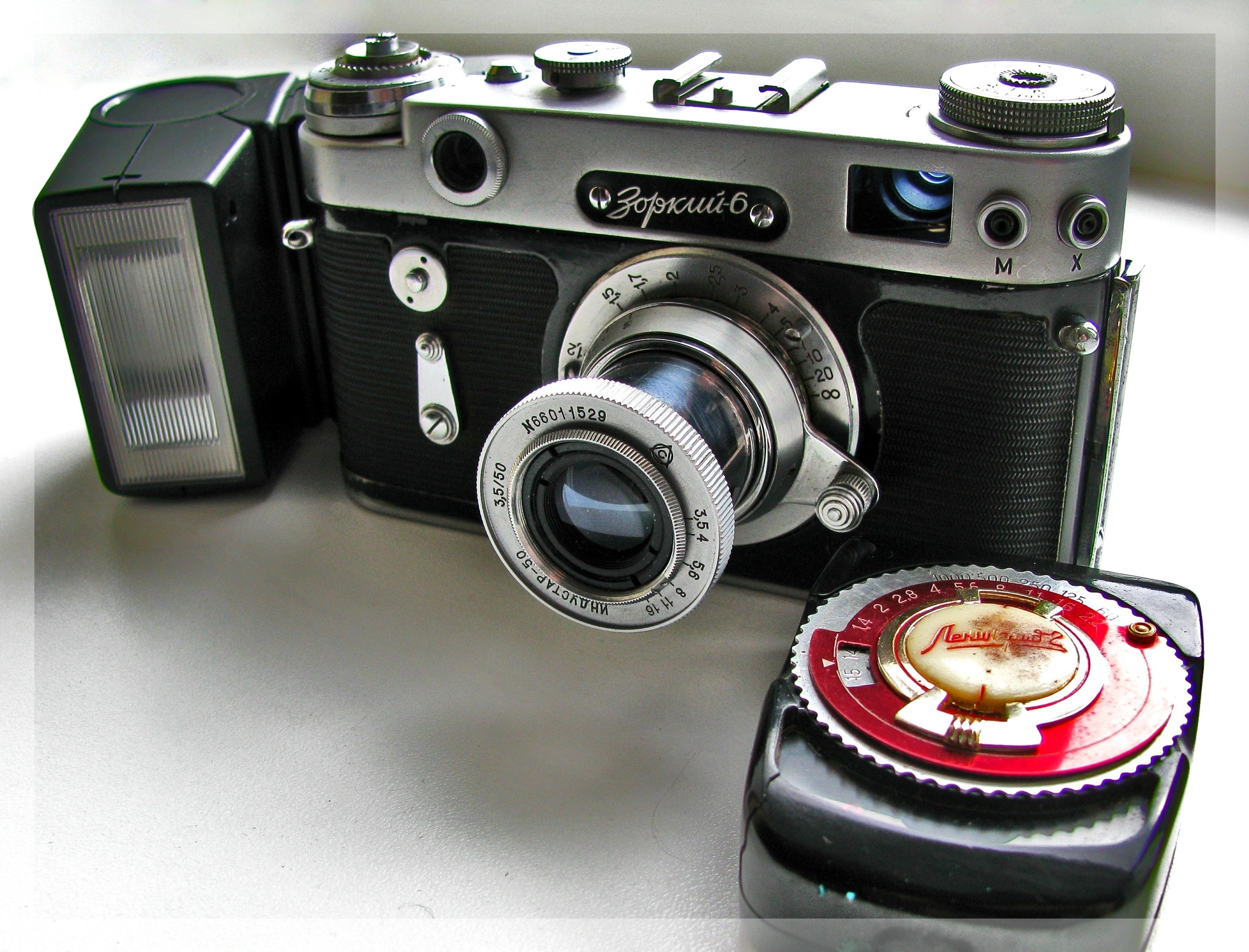 Zorki 6 camera with flash and light meter HD Wallpaper