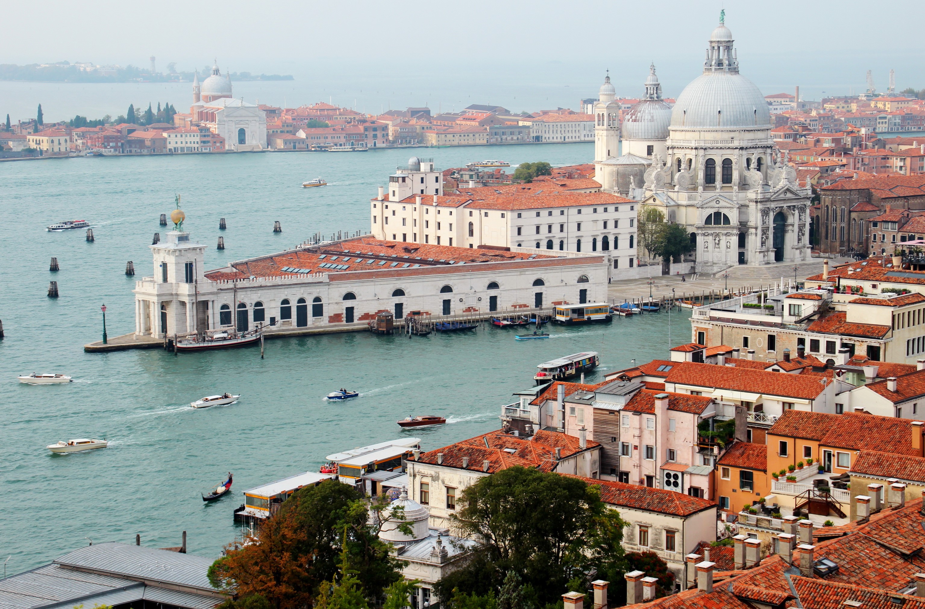 Venice, Italy from above with boats and buildings HD Wallpaper