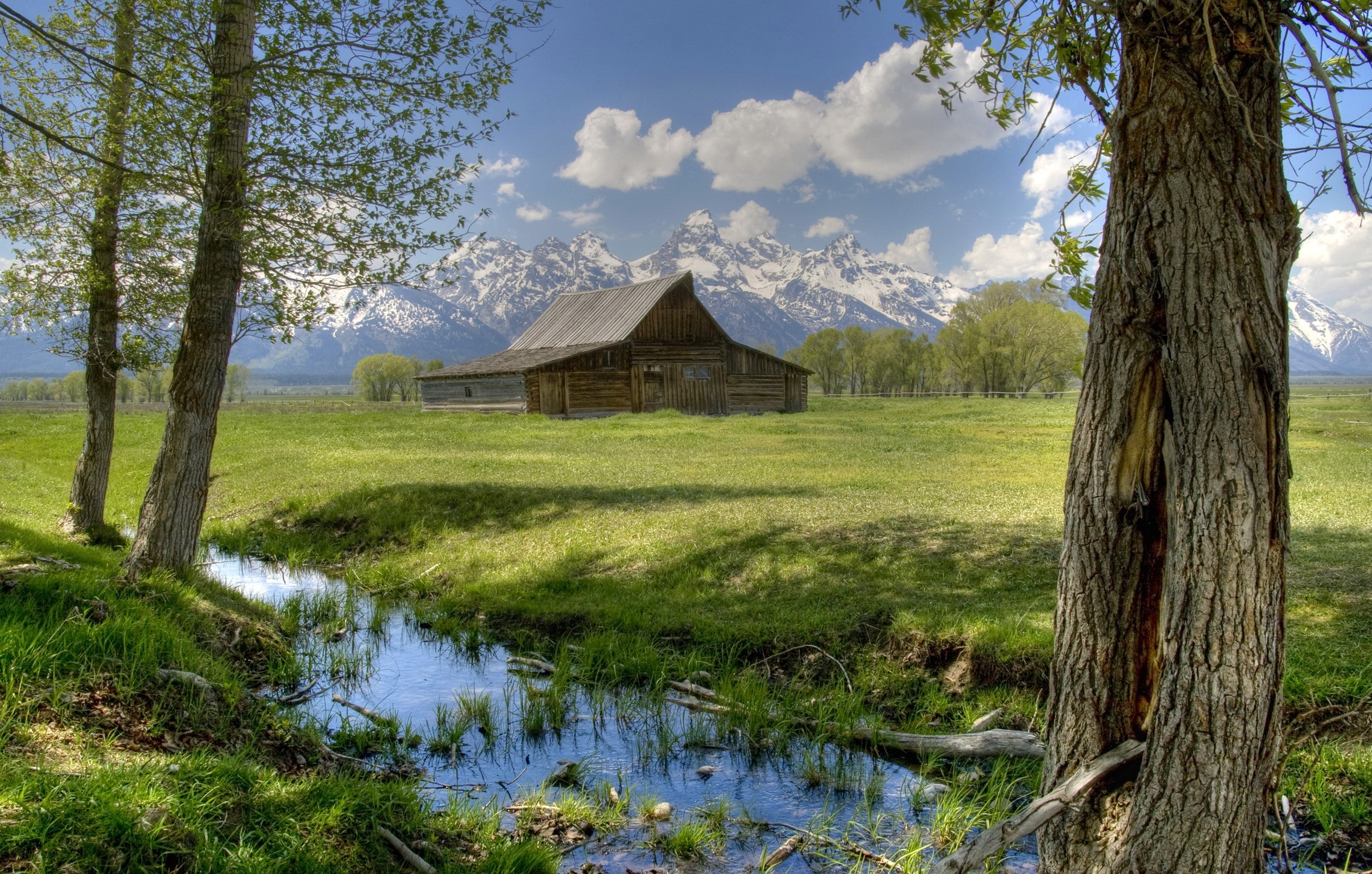 Barn and mountains in Grand Teton National Park, Wyoming HD Wallpaper