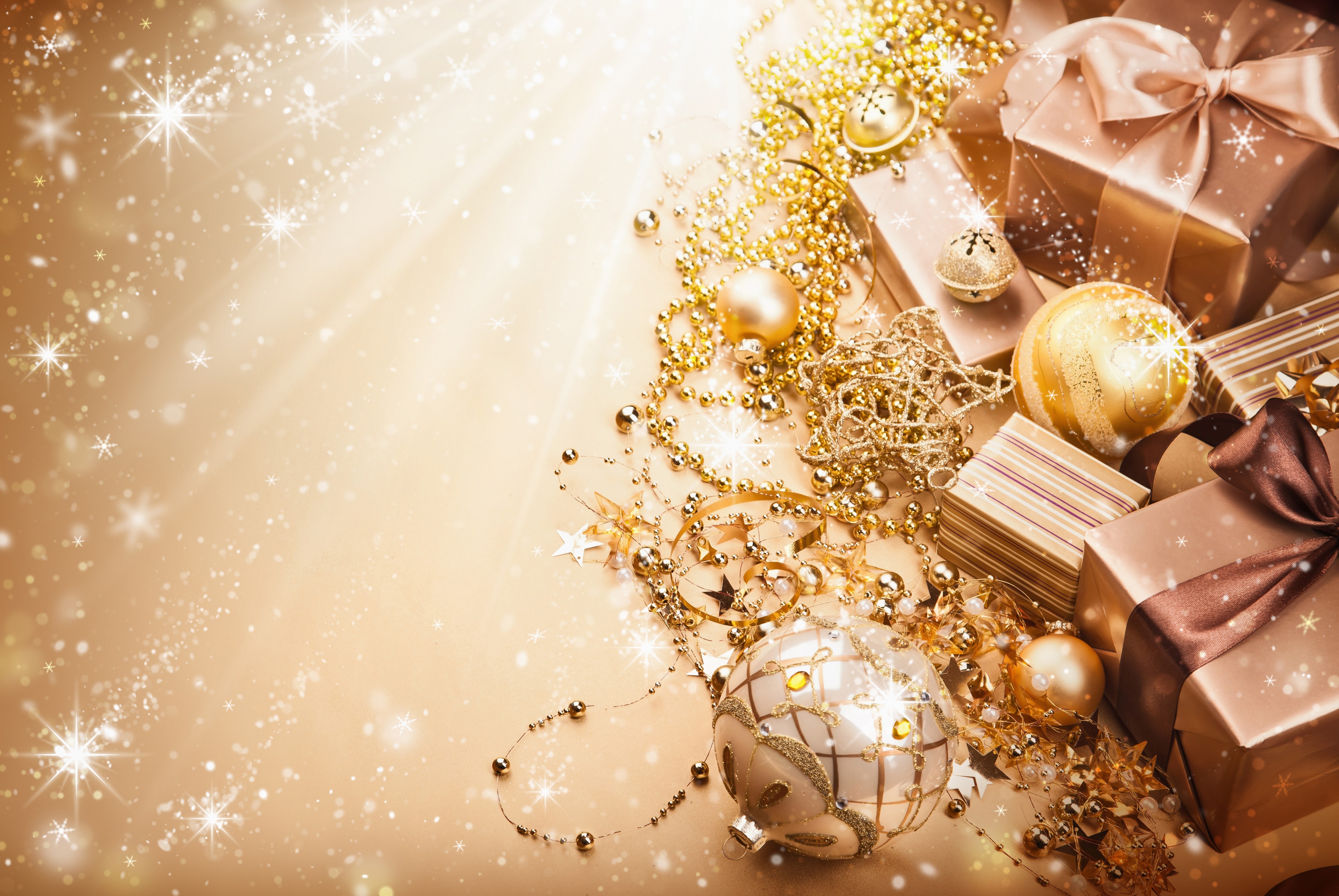 Christmas gifts and ornaments with snowflakes HD Wallpaper