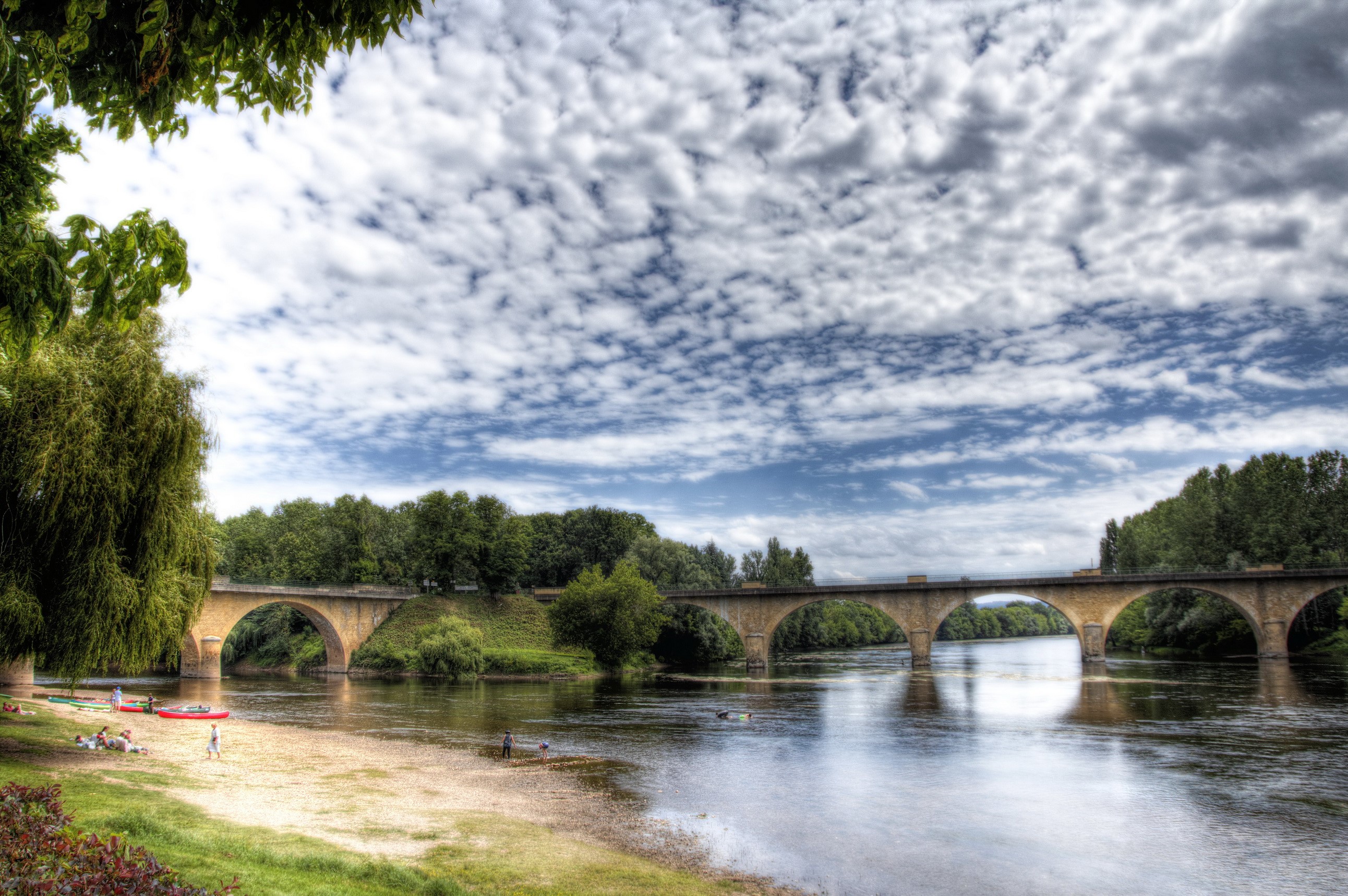 Bridge over the Dordogne River in Limeuil, France HD Wallpaper