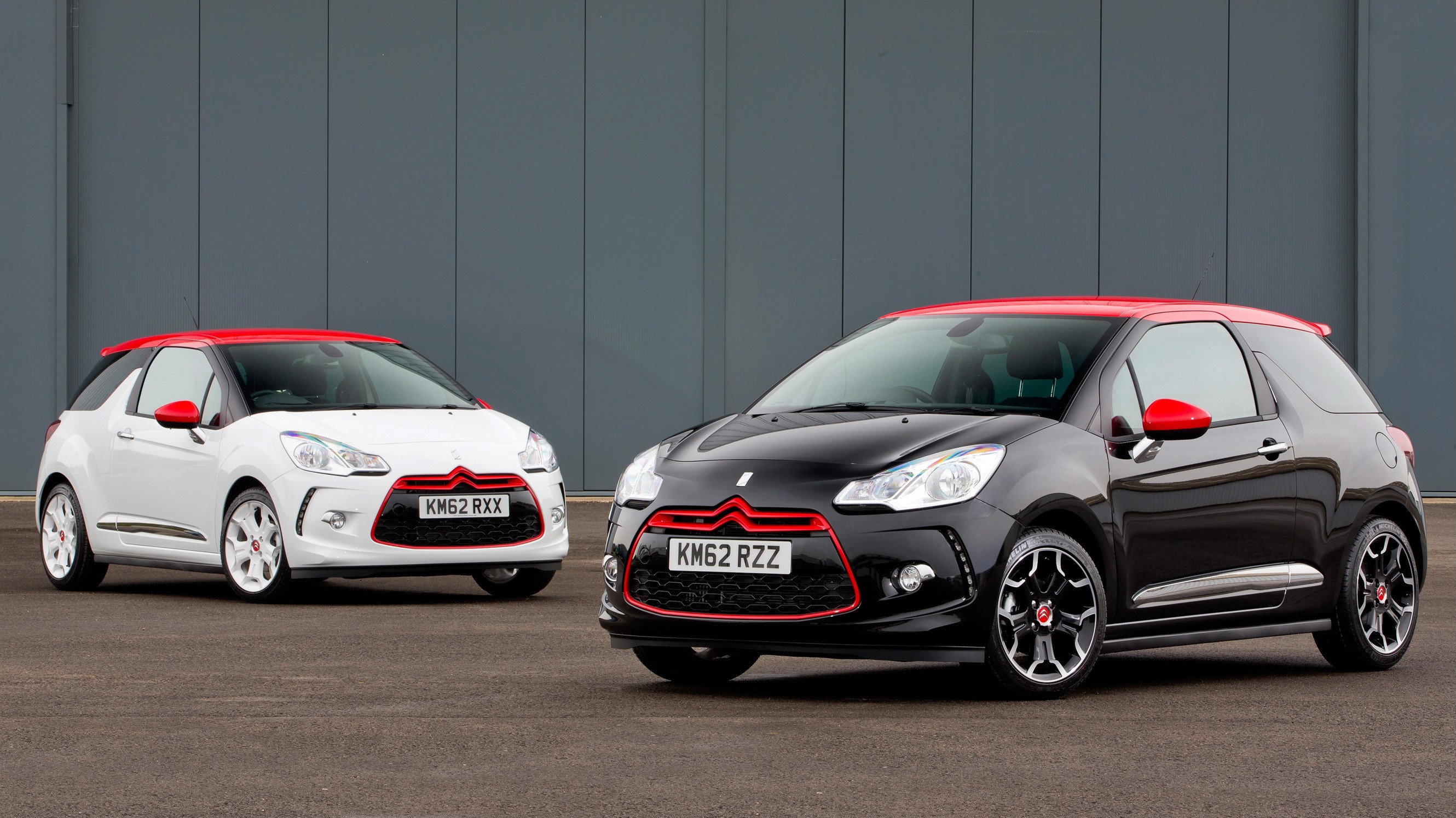 Two Citroen DS3 cars with red accents HD Wallpaper
