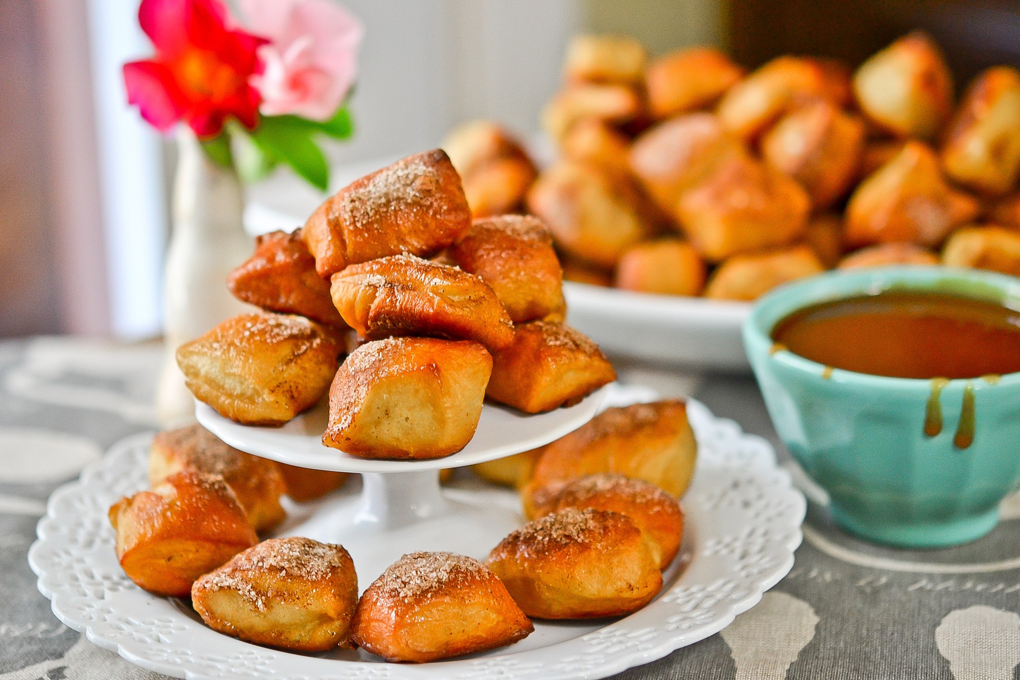 Cinnamon Sugar Pretzel Bites with Caramel Dip HD Wallpaper