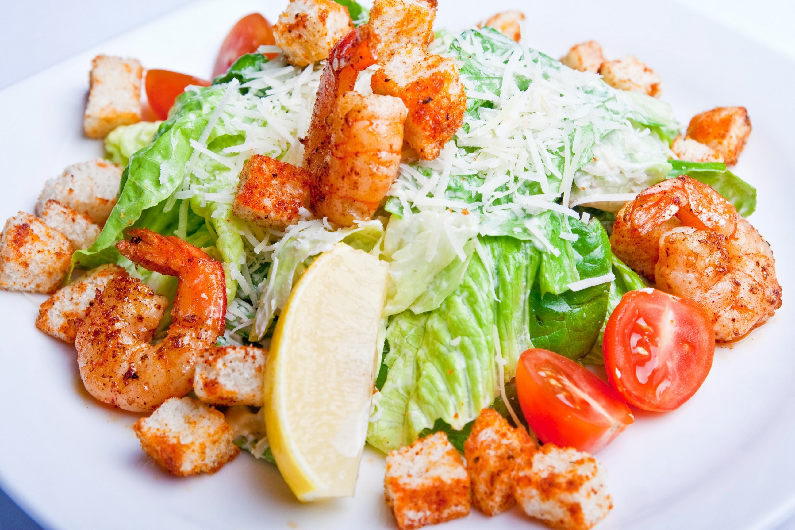 Shrimp Caesar Salad with Croutons and Tomatoes HD Wallpaper