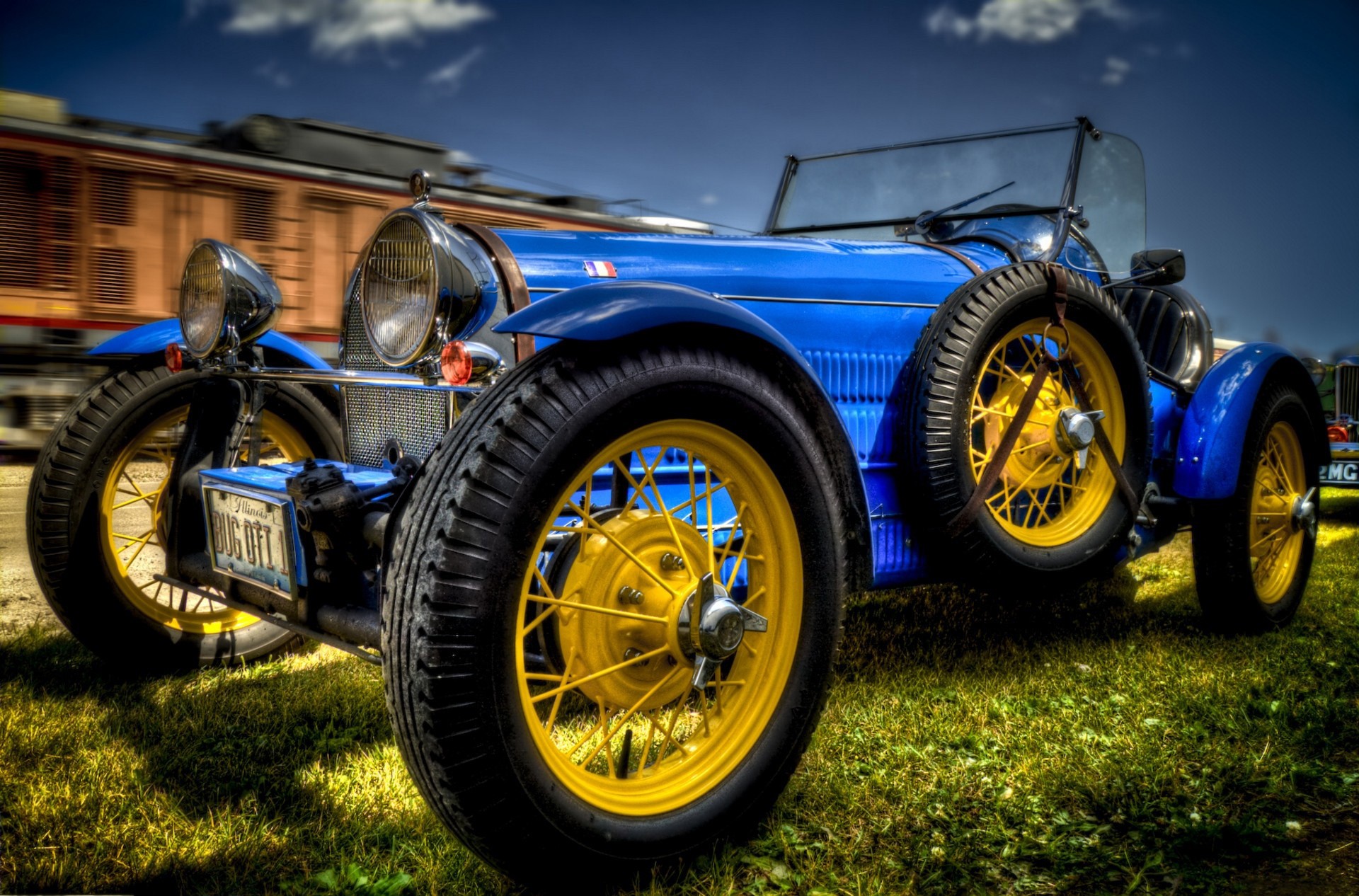 Blue Bugatti vintage car with yellow wheels HD Wallpaper