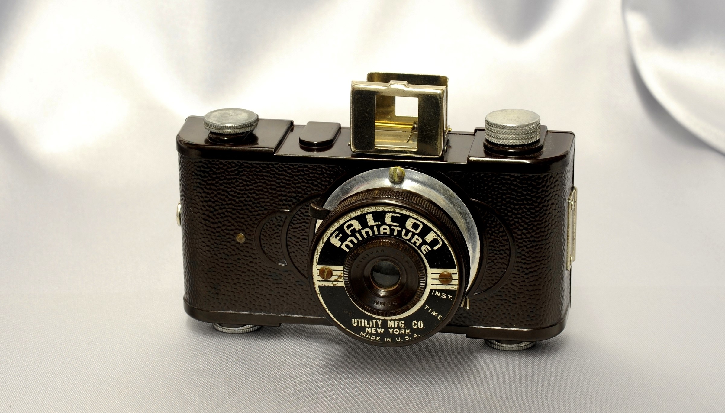 Falcon Miniature Camera by Utility Mfg. Co. HD Wallpaper
