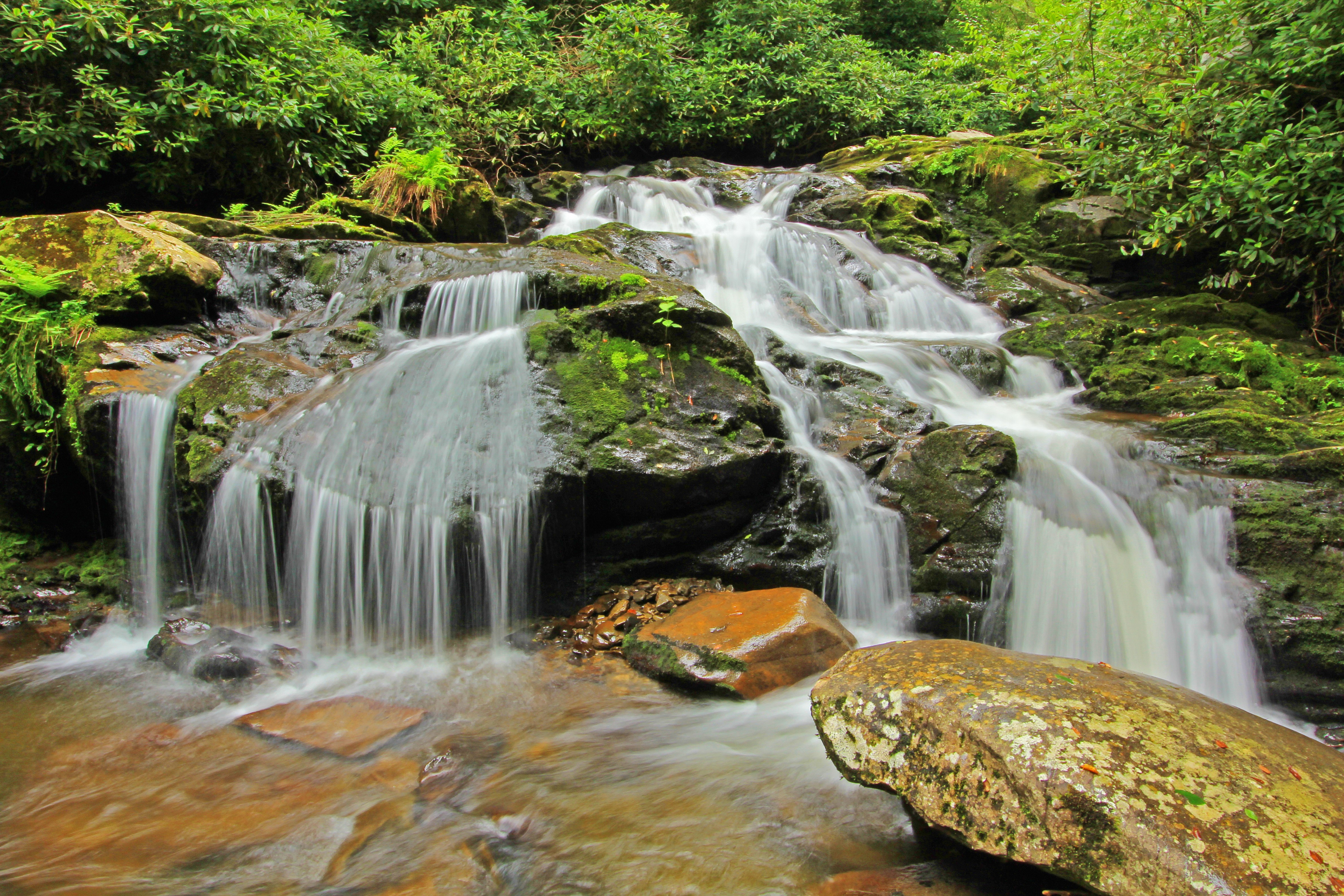 Waterfalls over mossy rocks in Great Smoky Mountains HD Wallpaper