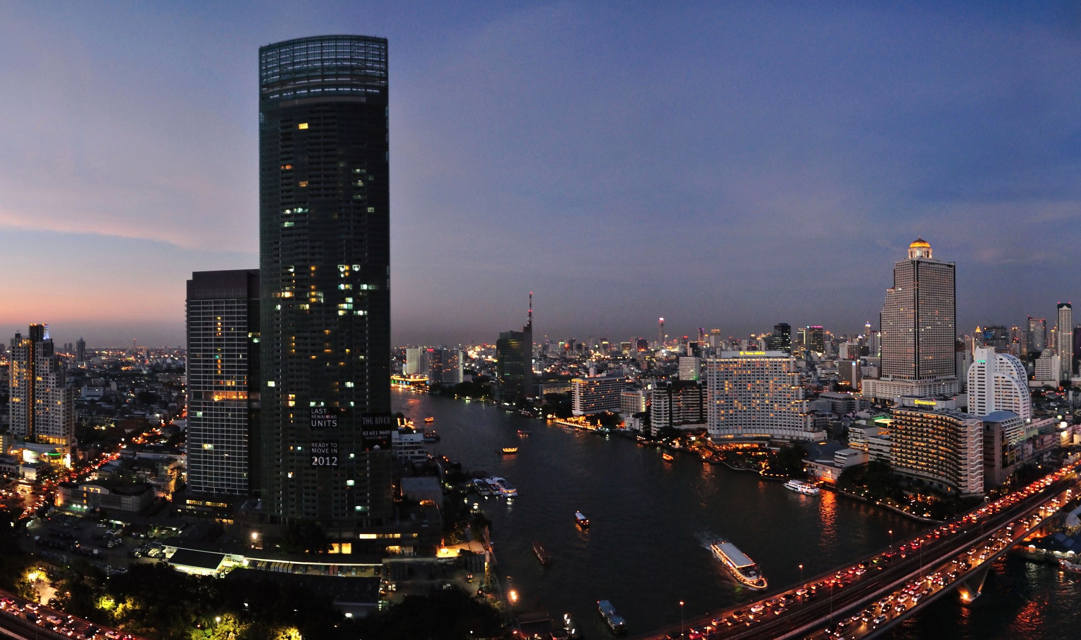 Bangkok skyline at dusk with Chao Phraya River HD Wallpaper