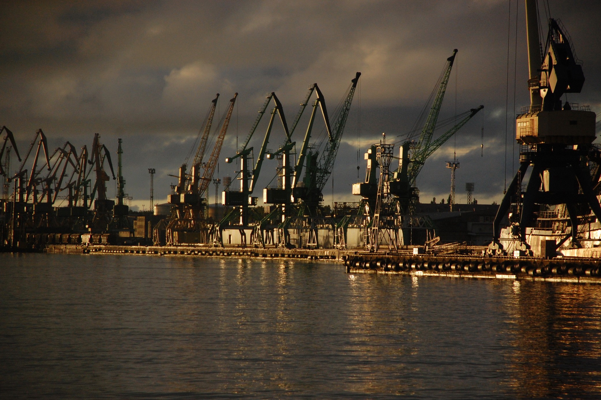 Klaipeda port cranes in Lithuania HD Wallpaper