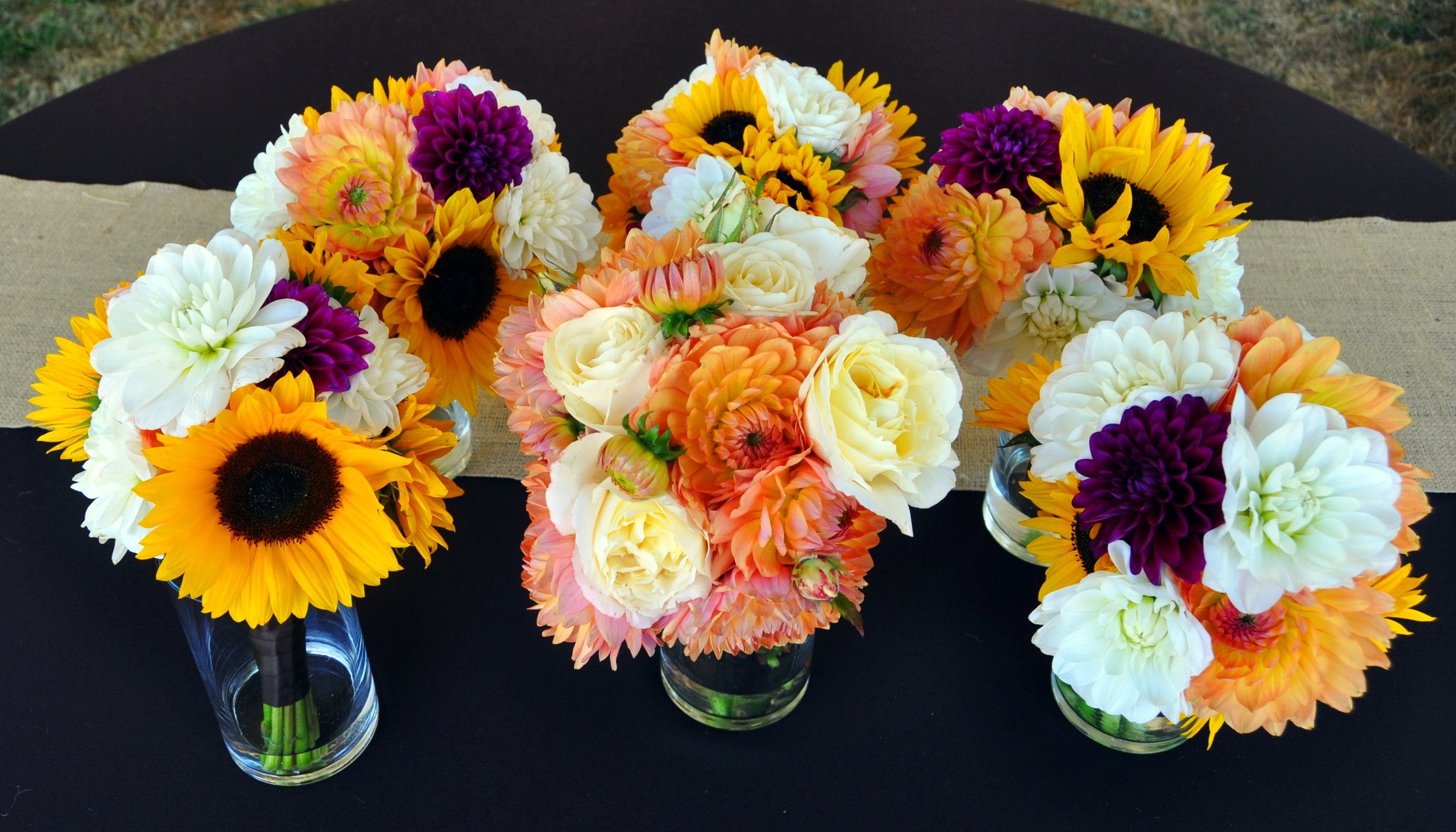 Flower bouquets with sunflowers and dahlias HD Wallpaper