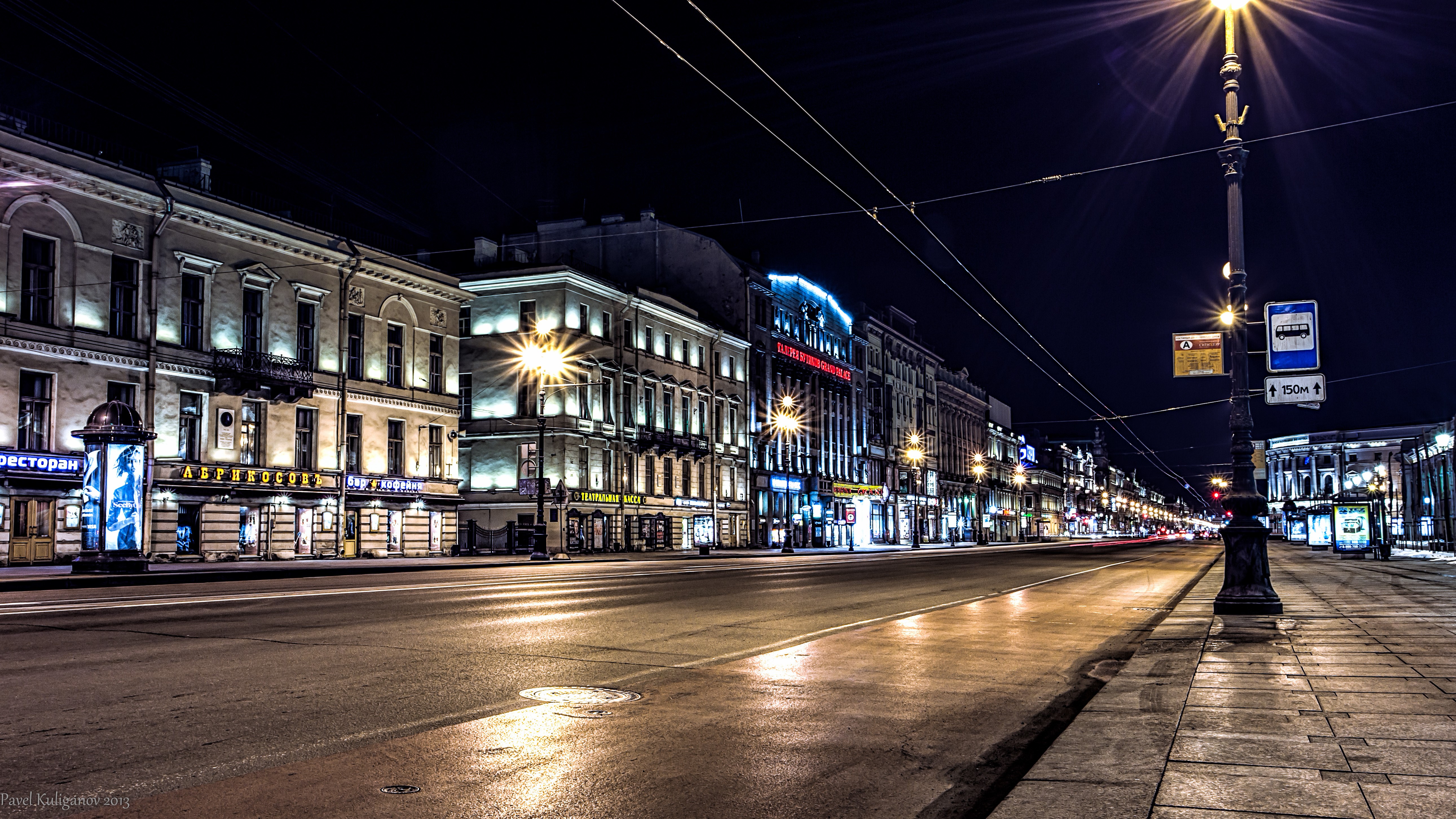 Night street in St. Petersburg, Russia HD Wallpaper