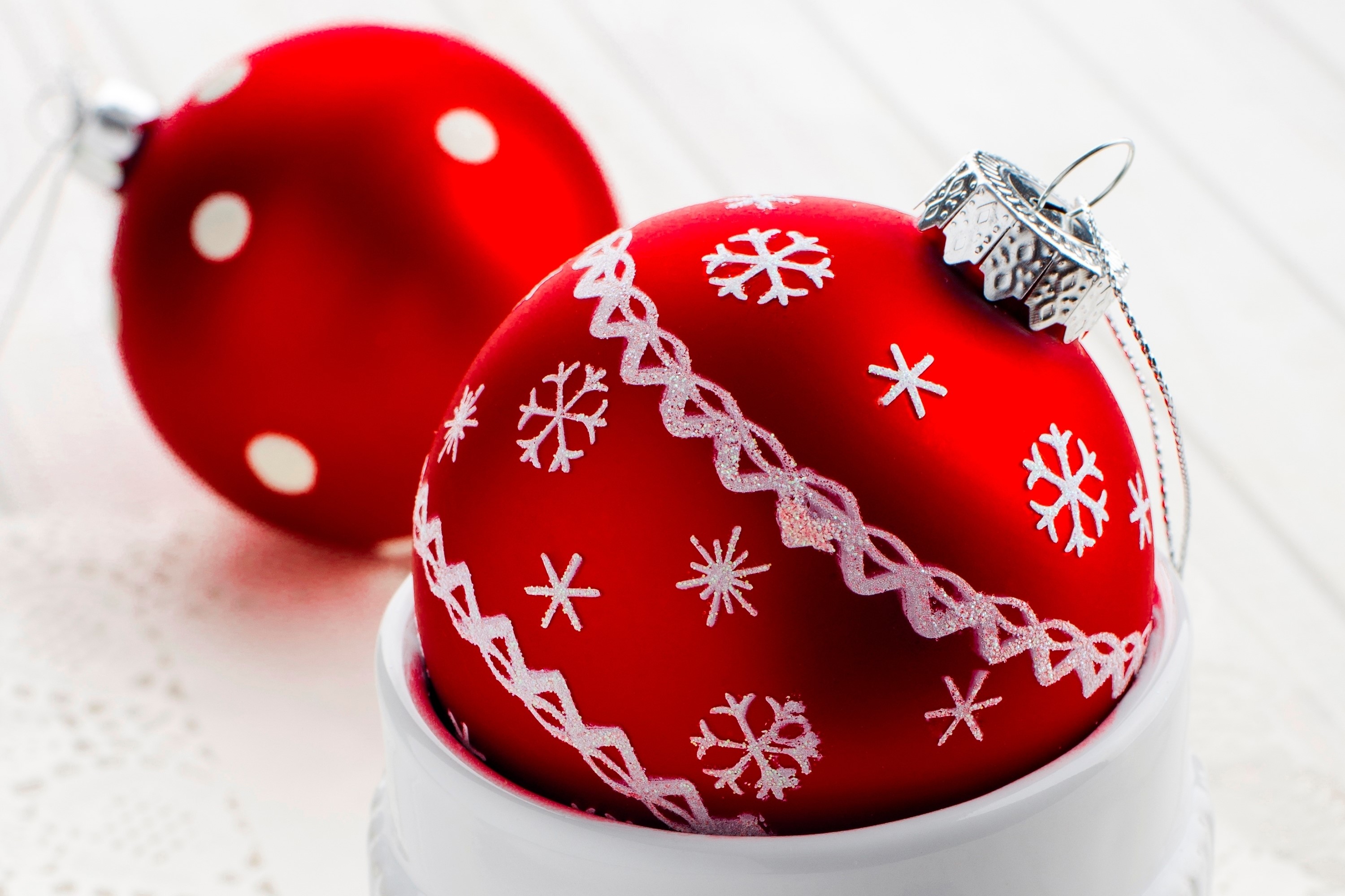 Red Christmas ornaments with snowflakes and polka dots HD Wallpaper