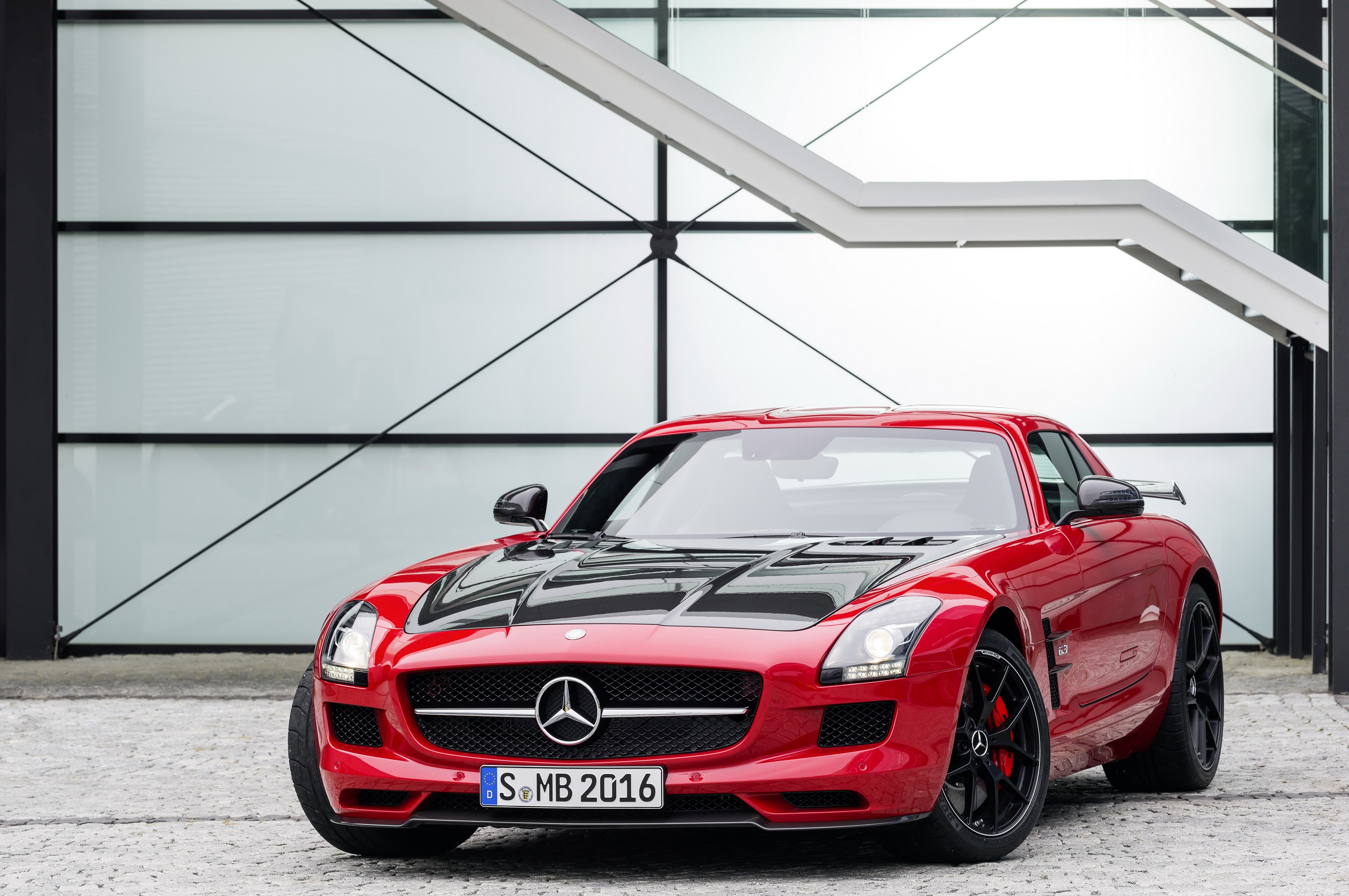 4K Red Mercedes-Benz 2013 SLS 63 AMG GT HD Wallpaper