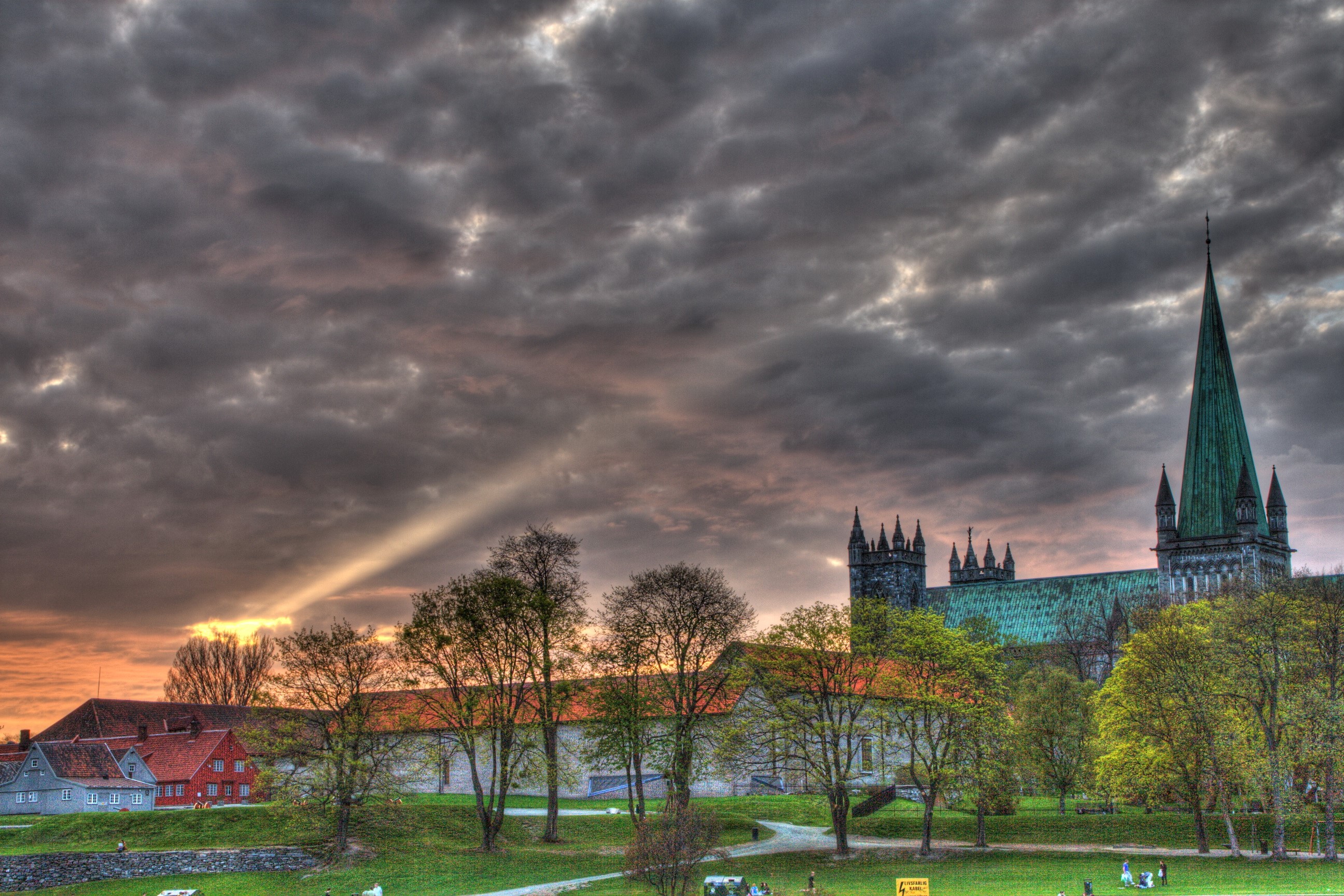 Nidaros Cathedral, Trondheim, Norway, with dramatic sky HD Wallpaper