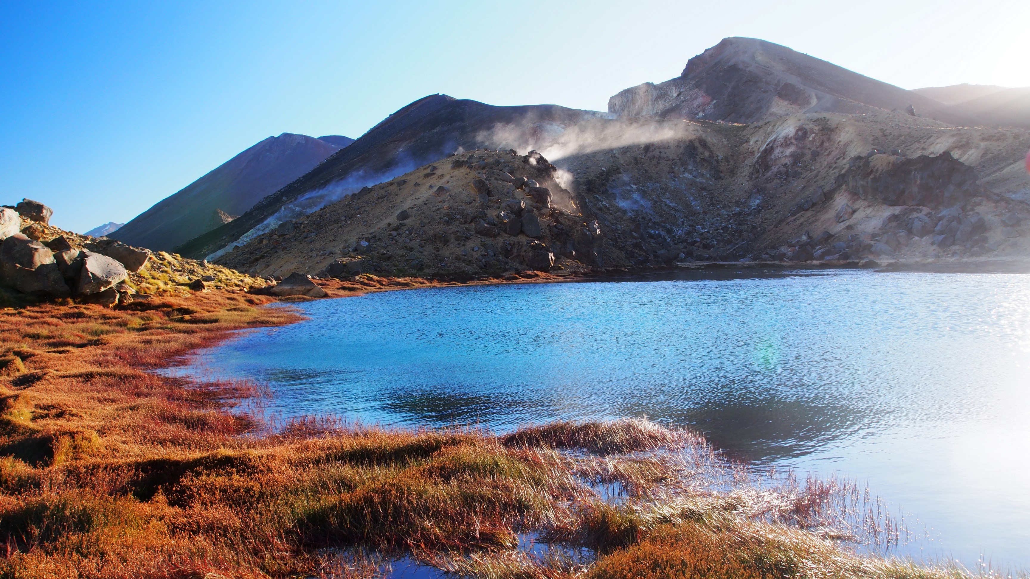 Emerald Lake, Tongariro National Park, New Zealand HD Wallpaper