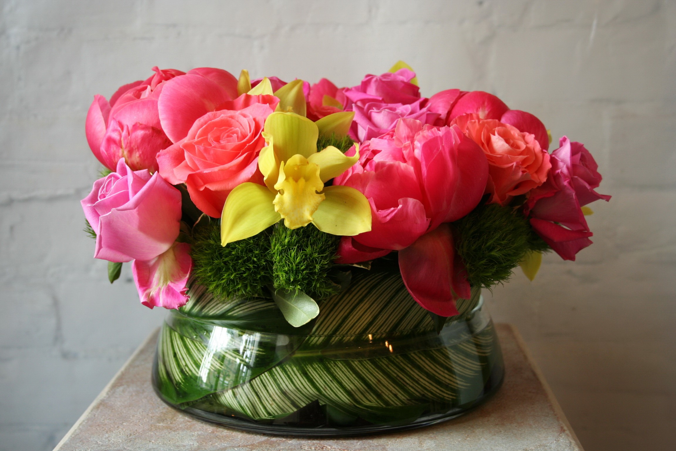 Pink Roses and Orchids in a Glass Vase HD Wallpaper