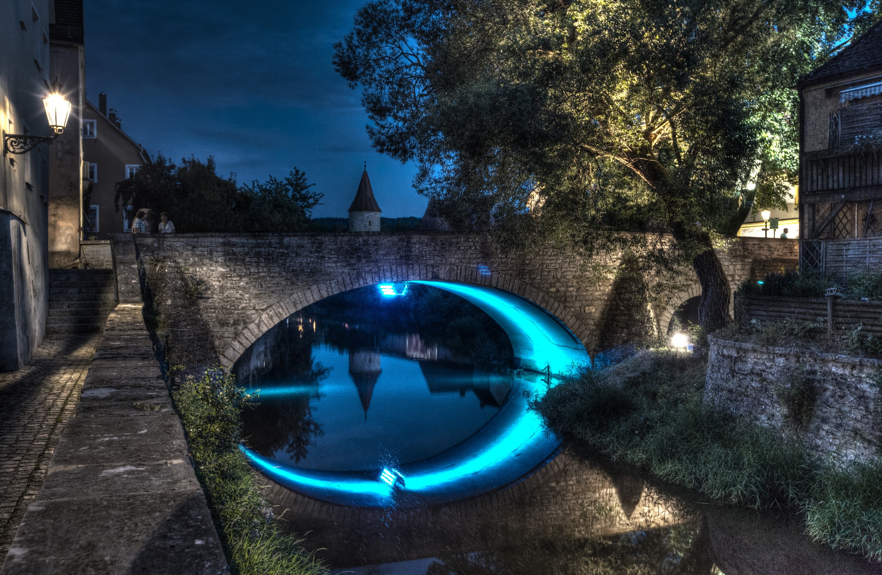 Stone bridge over a river at night in Berching, Bavaria, Germany HD Wallpaper