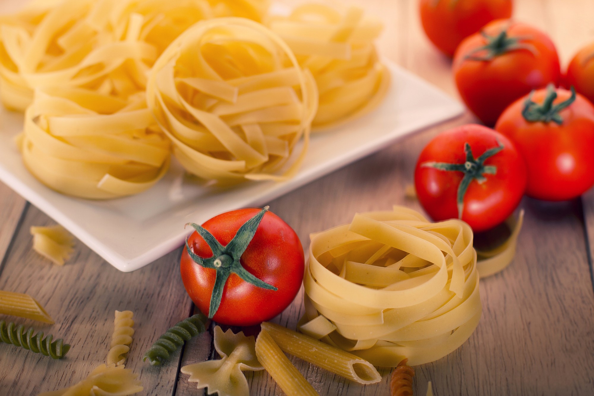 Pasta and Tomatoes HD Wallpaper
