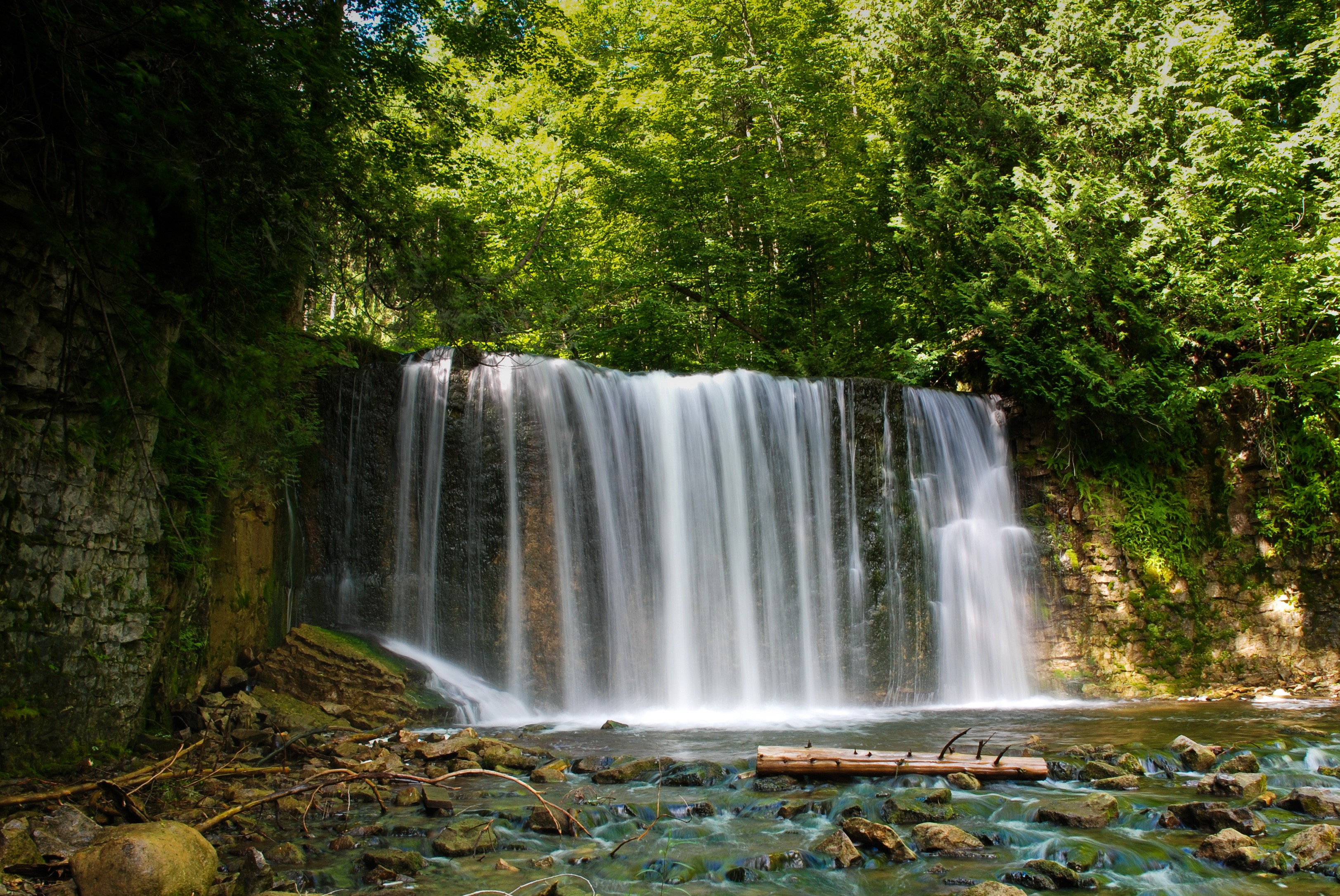 Waterfall in Bracebridge, Ontario, Canada HD Wallpaper