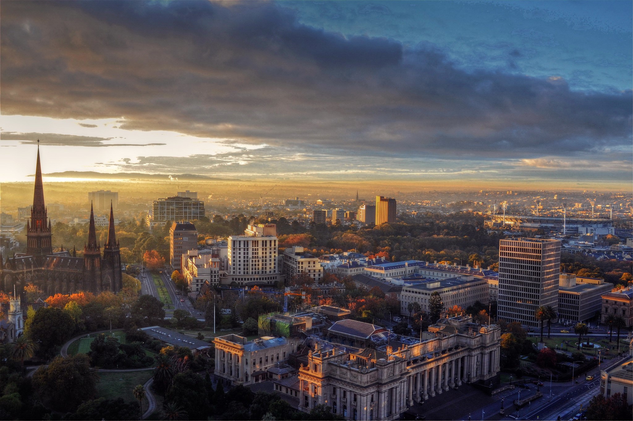 Aerial view of Melbourne skyline at sunrise HD Wallpaper