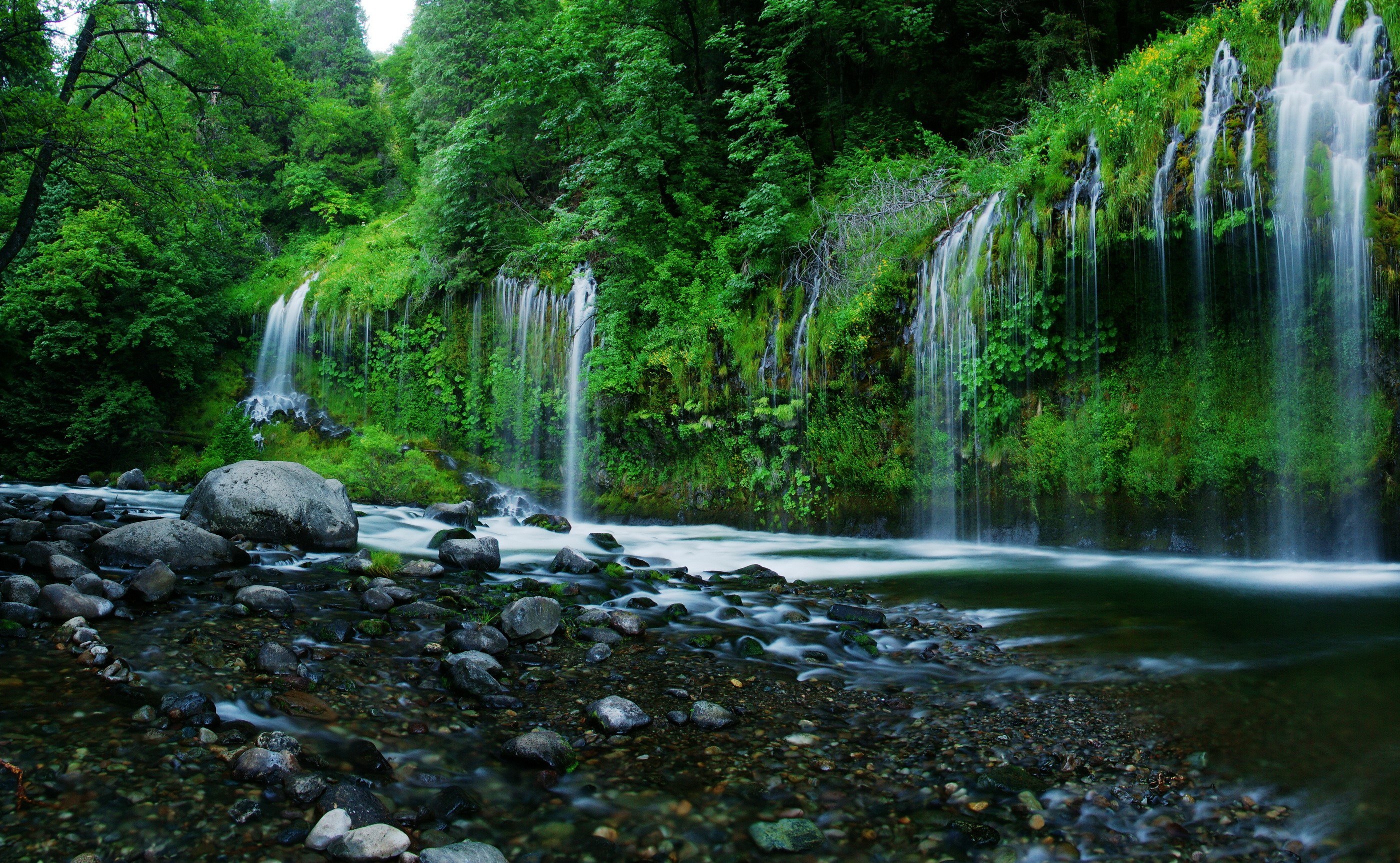 Mossbrae Falls, California, USA HD Wallpaper