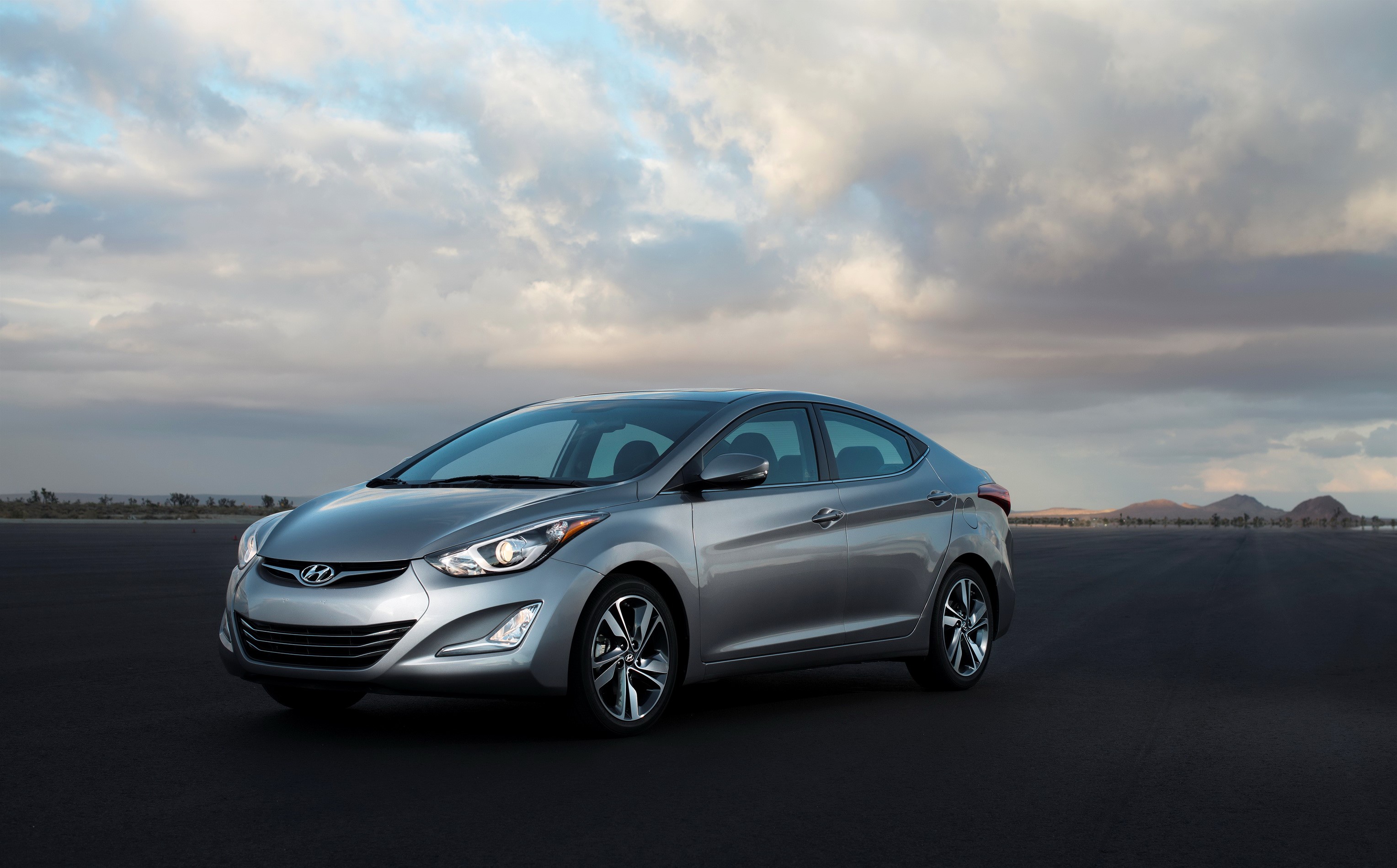 2014 Hyundai Elantra Sedan HD Wallpaper