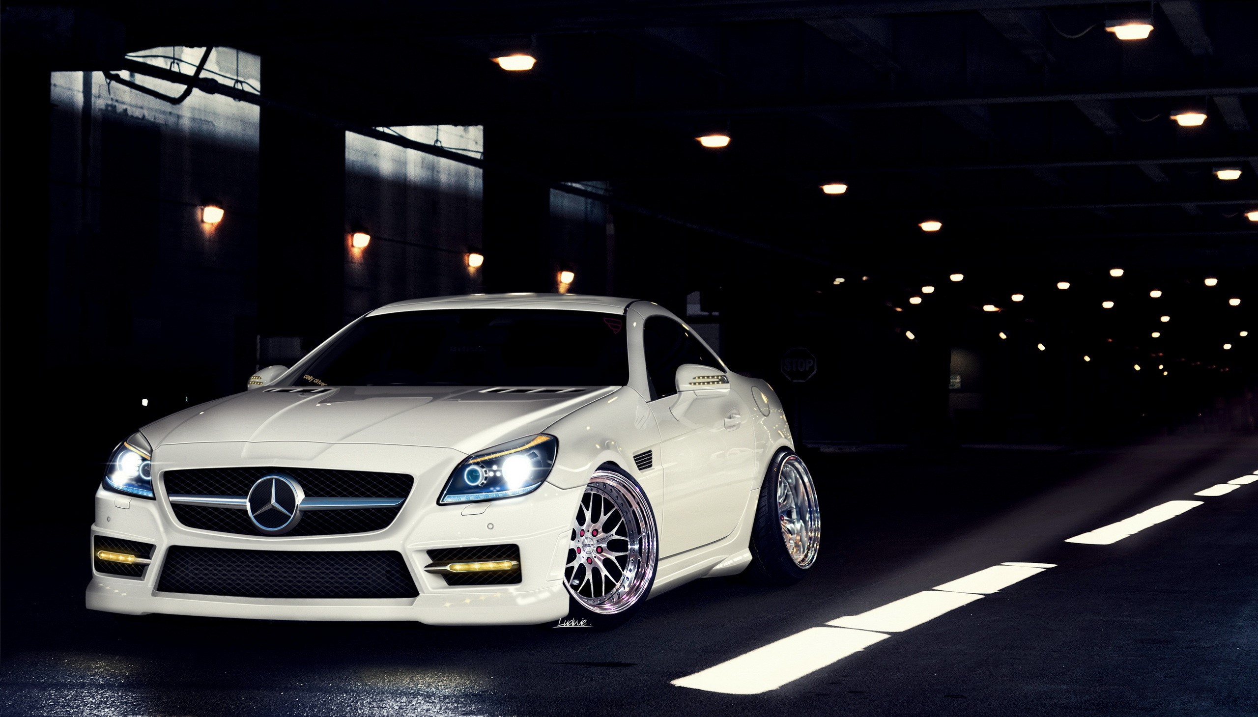 White Mercedes-Benz SLK in a dark tunnel HD Wallpaper