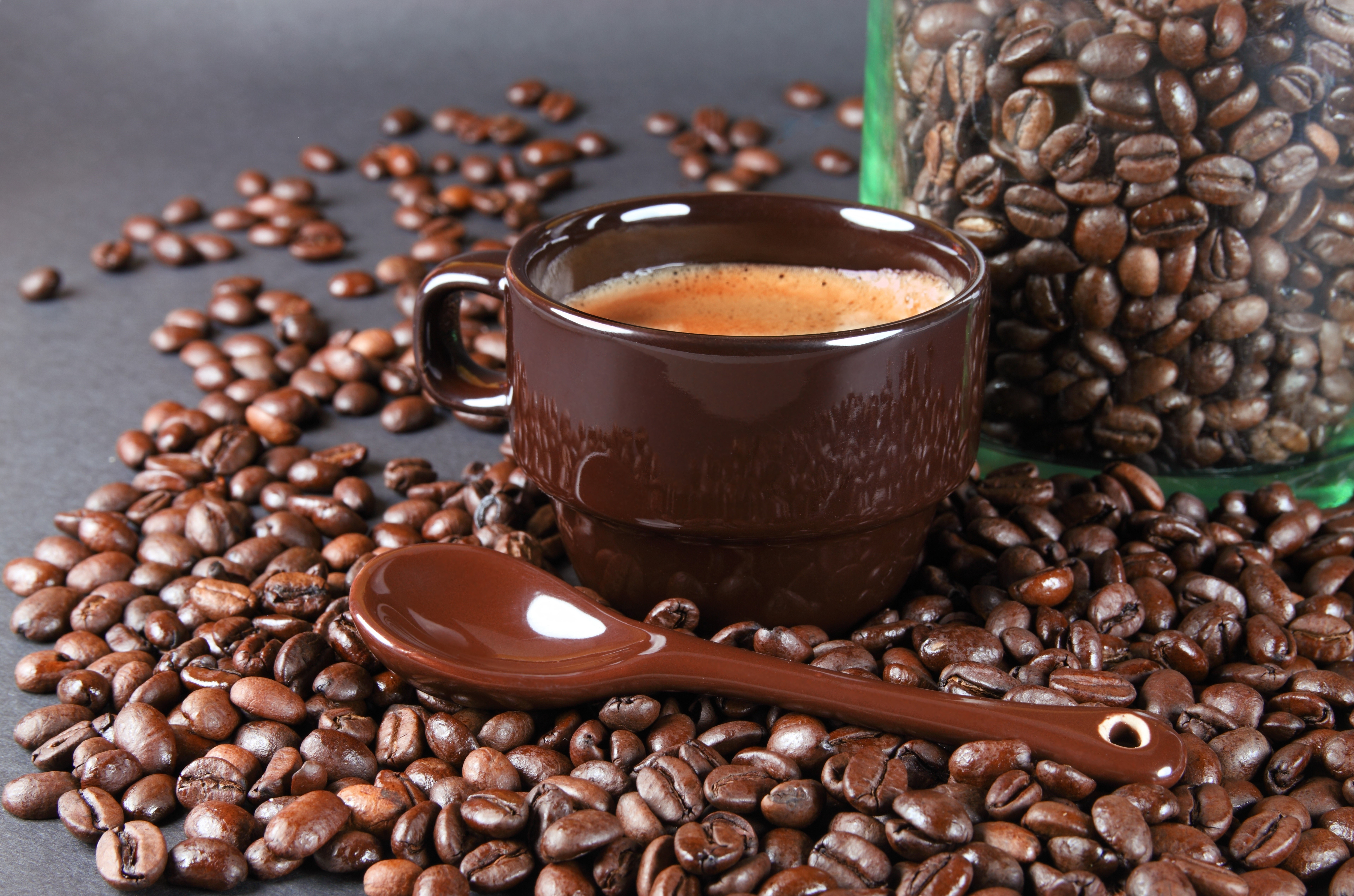 Coffee cup with spoon and coffee beans HD Wallpaper