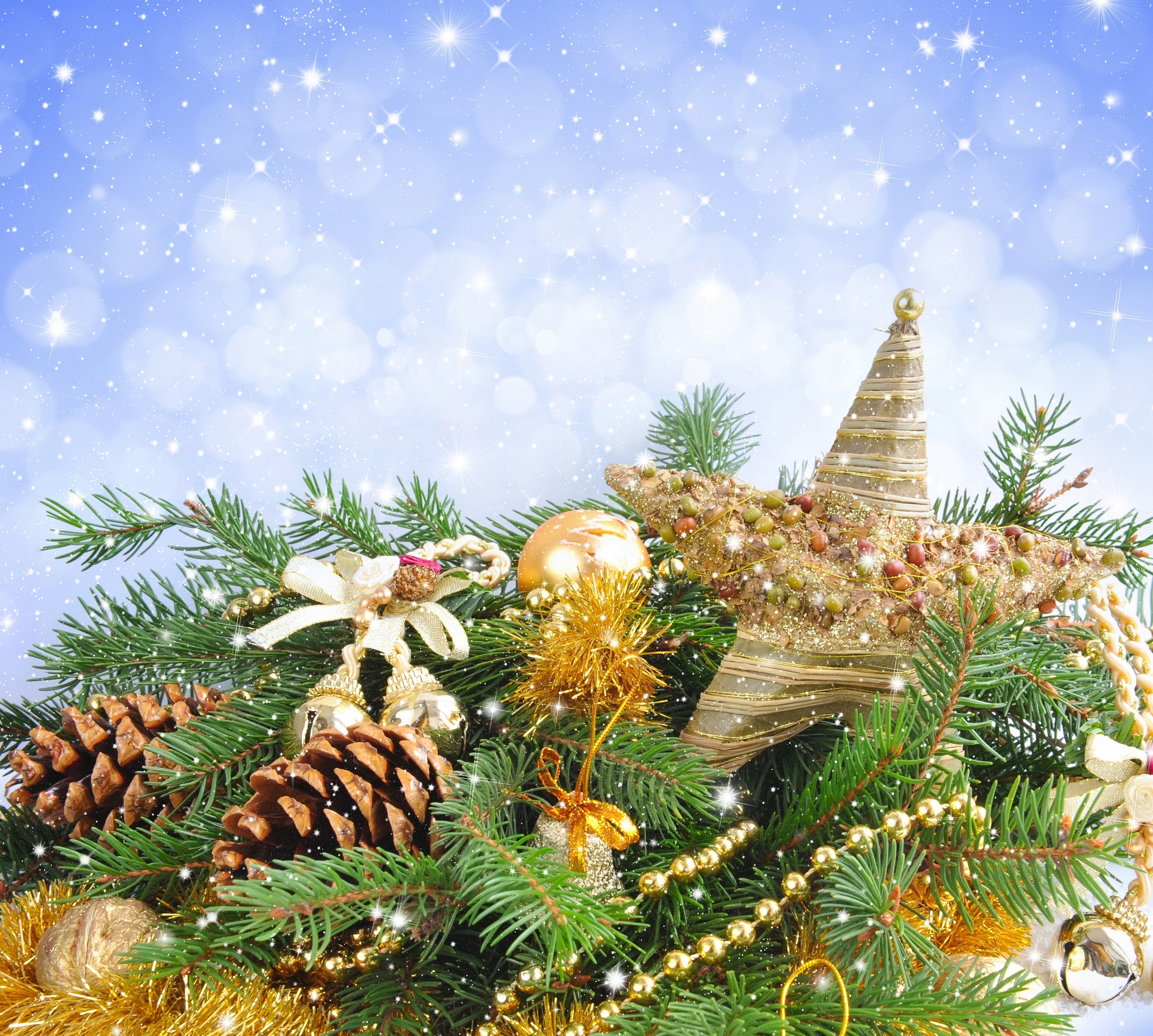 Christmas Decorations with Pine Cones and Star HD Wallpaper