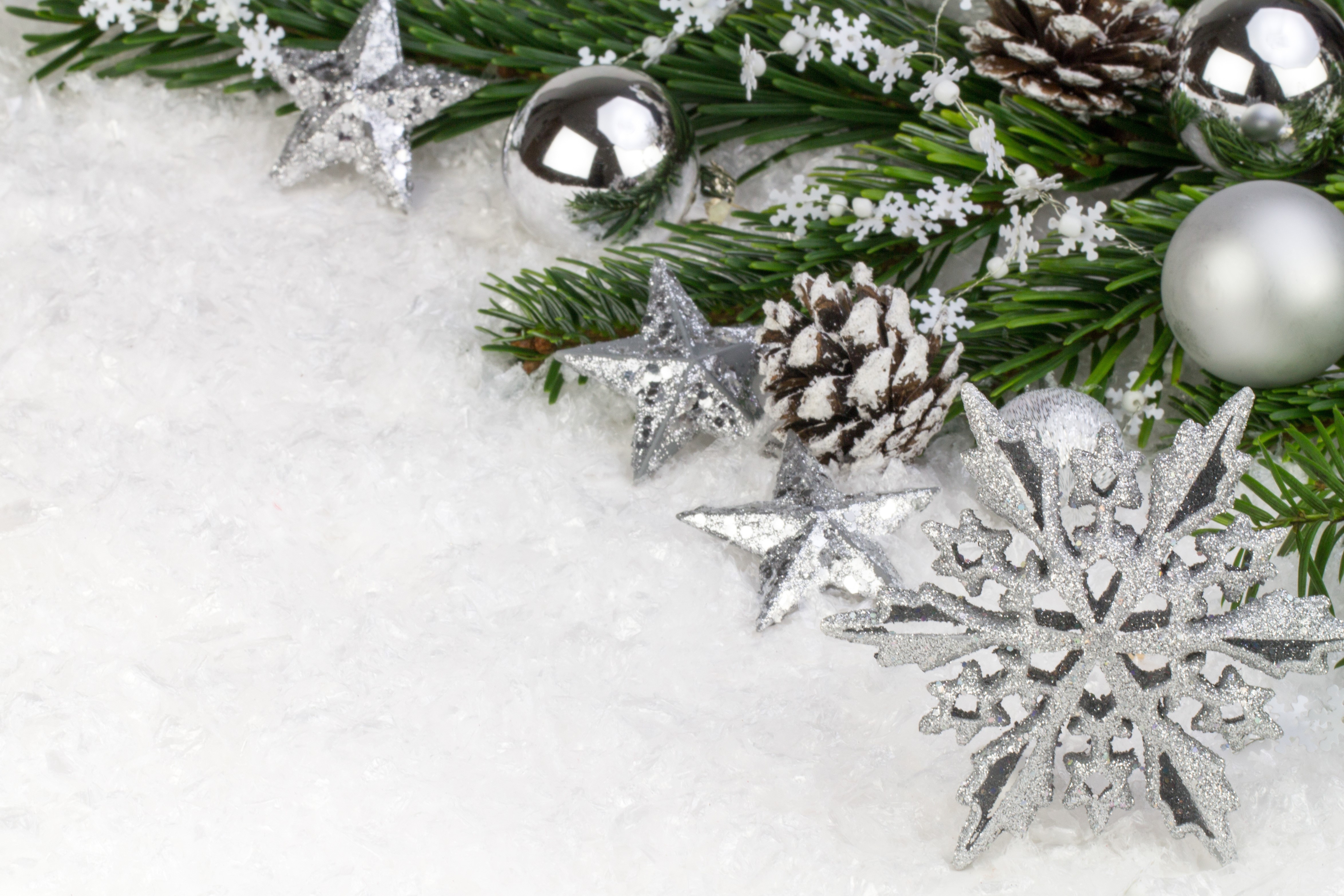 Christmas Decorations with Pine Cones and Snowflakes HD Wallpaper