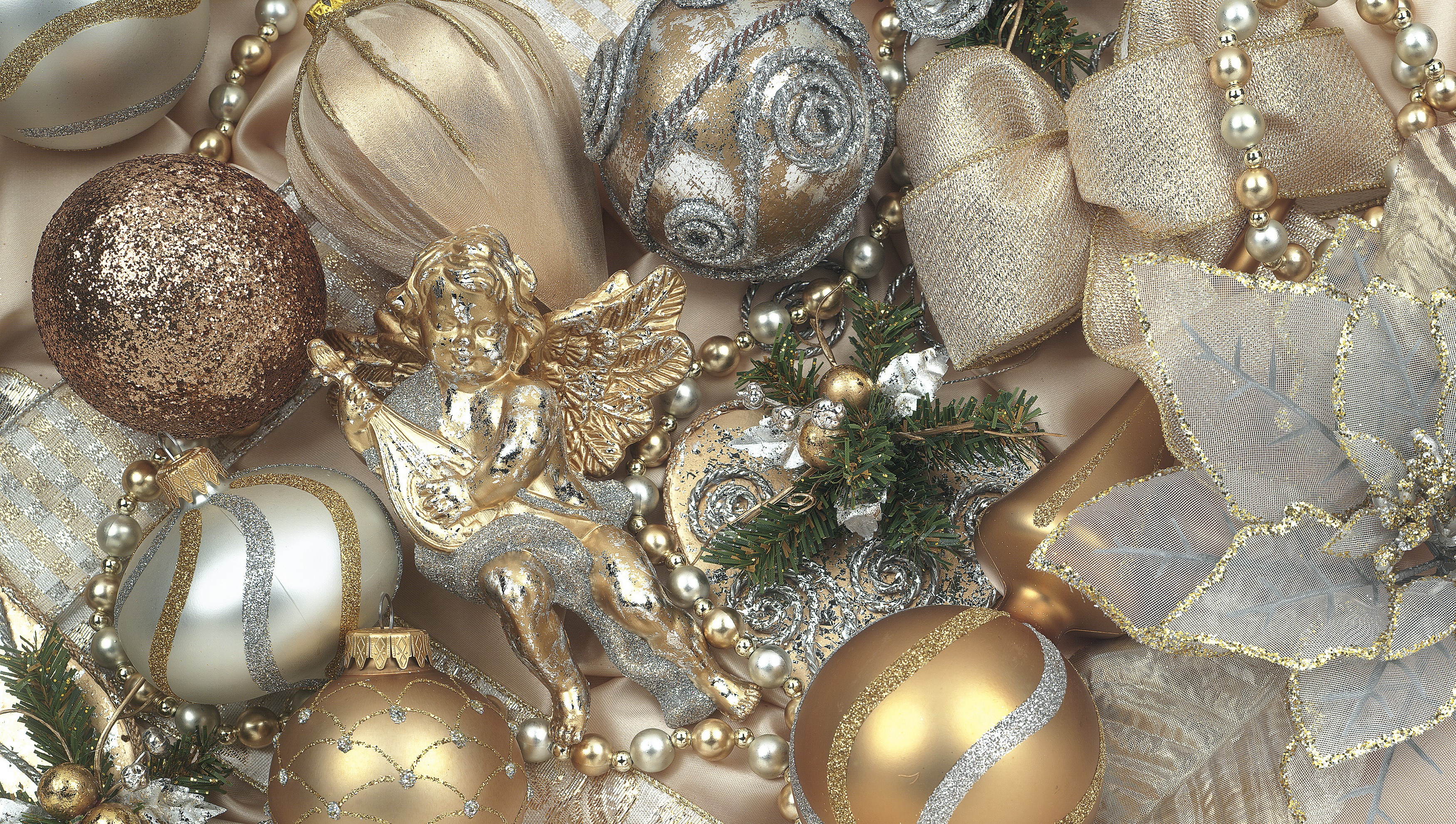 Christmas Ornaments and Decorations HD Wallpaper