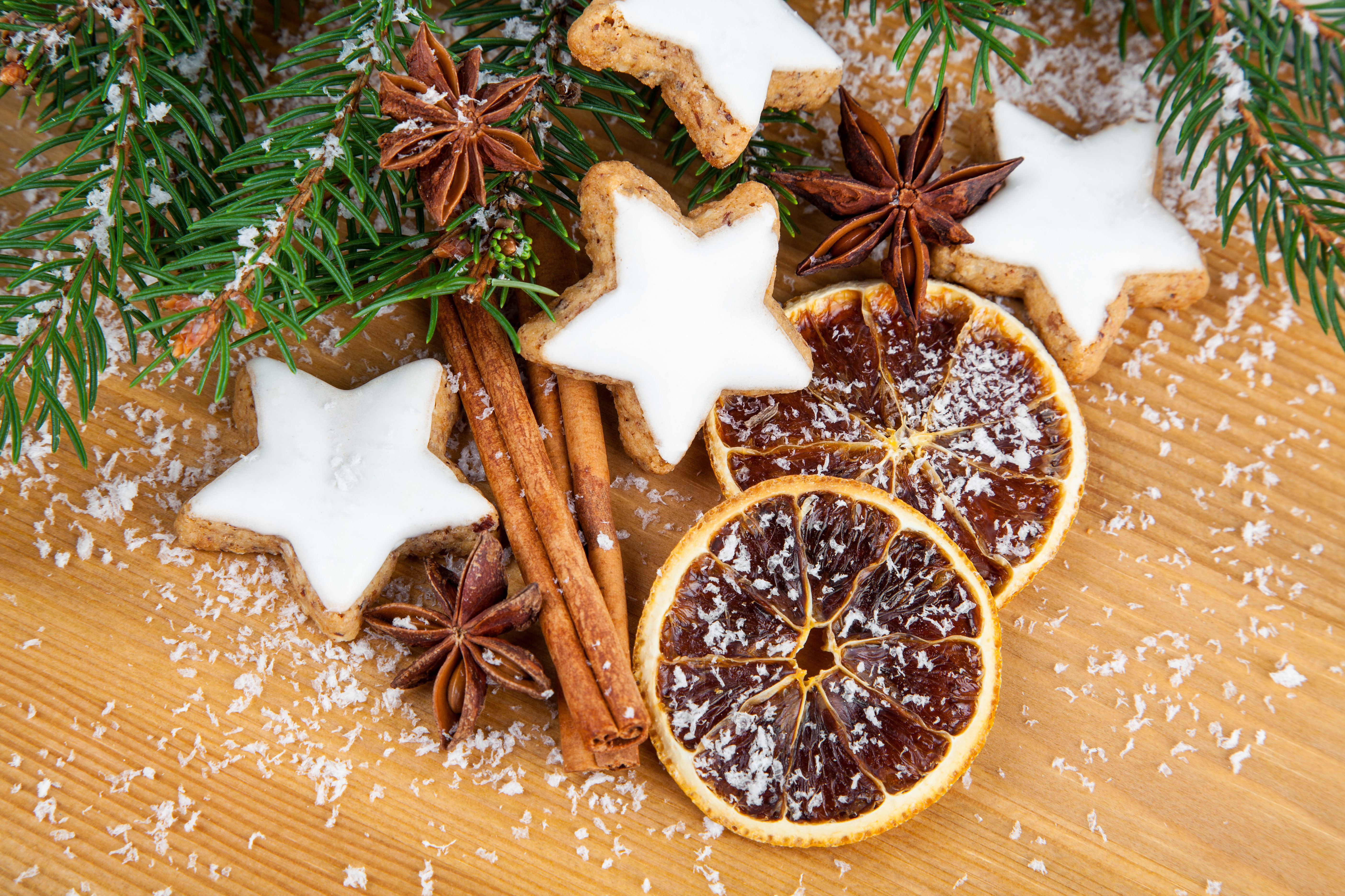 Christmas cookies with cinnamon and star anise HD Wallpaper