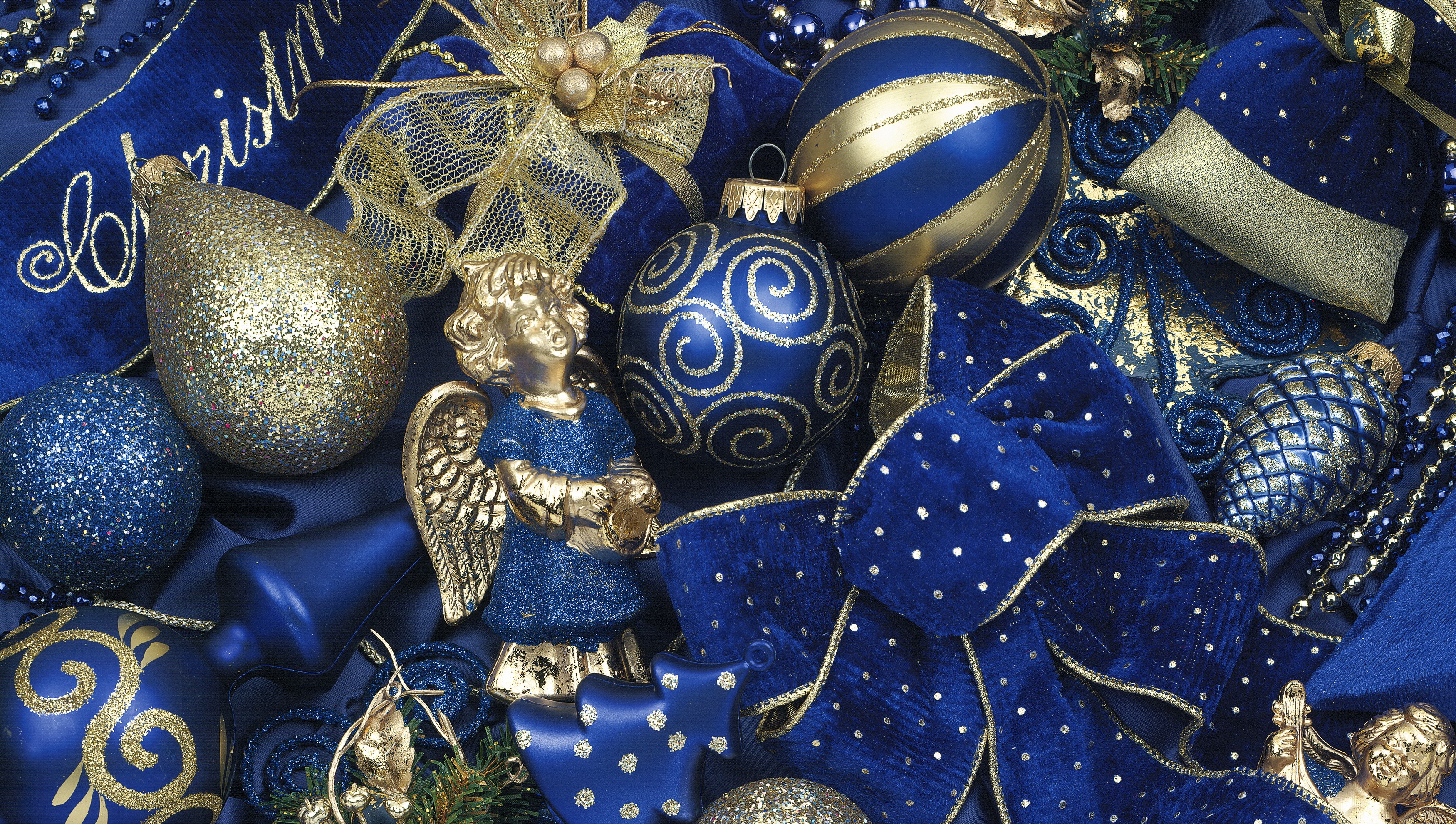 Christmas ornaments and decorations HD Wallpaper