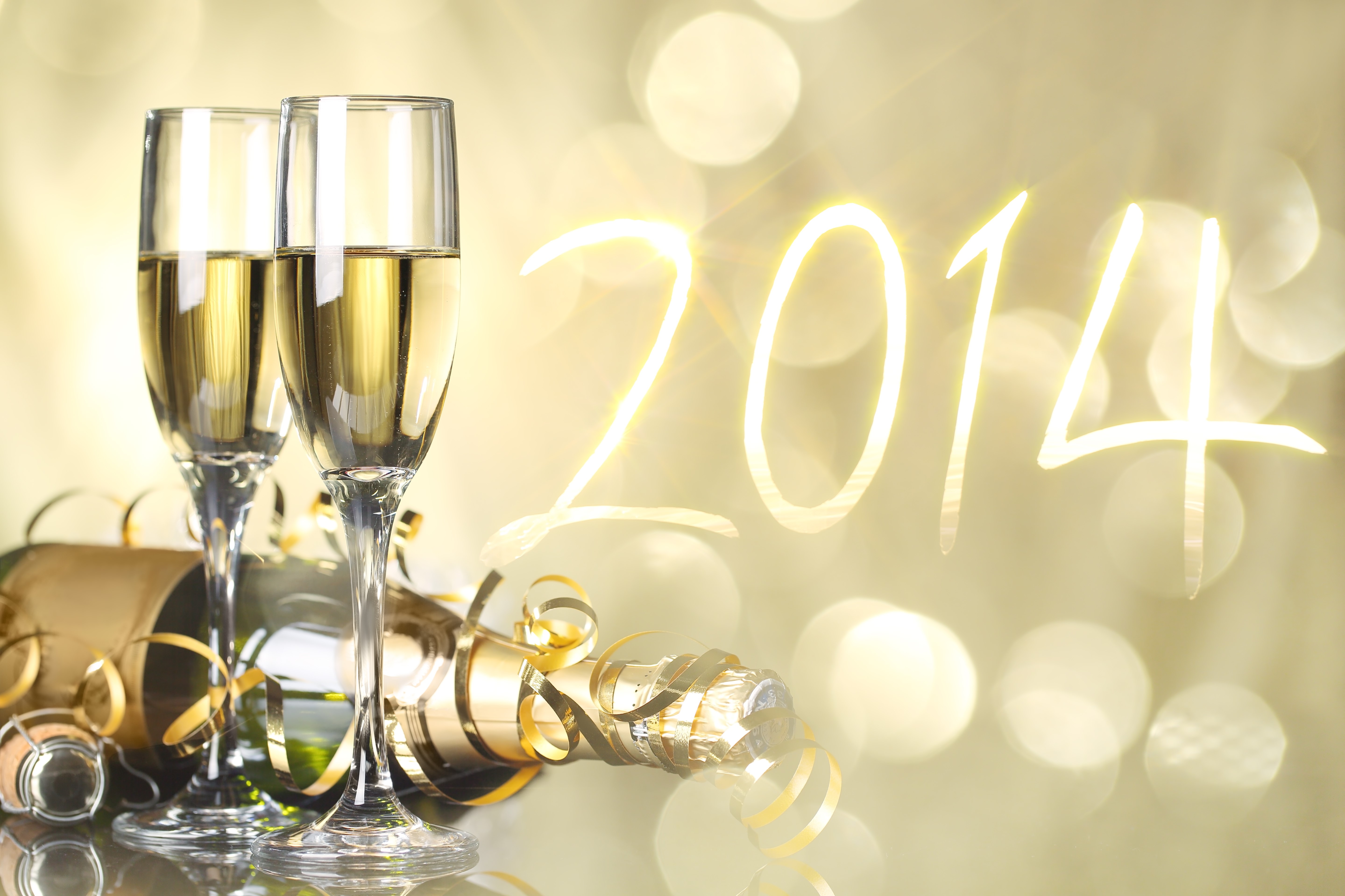 Champagne bottle and glasses with 2014 HD Wallpaper