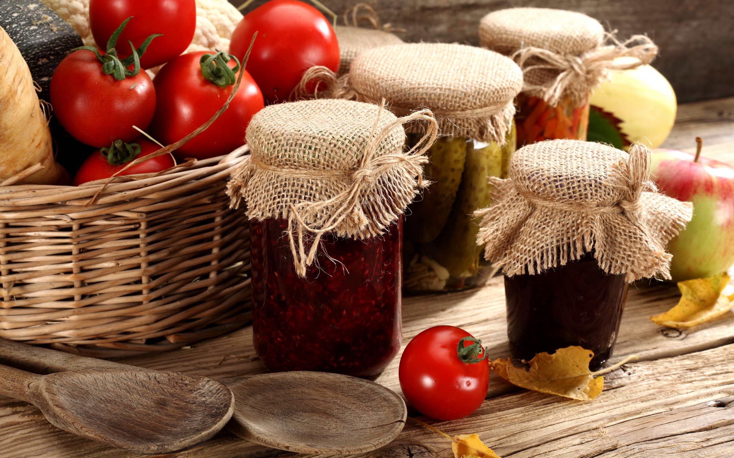 Still life with jars of preserves and fresh tomatoes HD Wallpaper