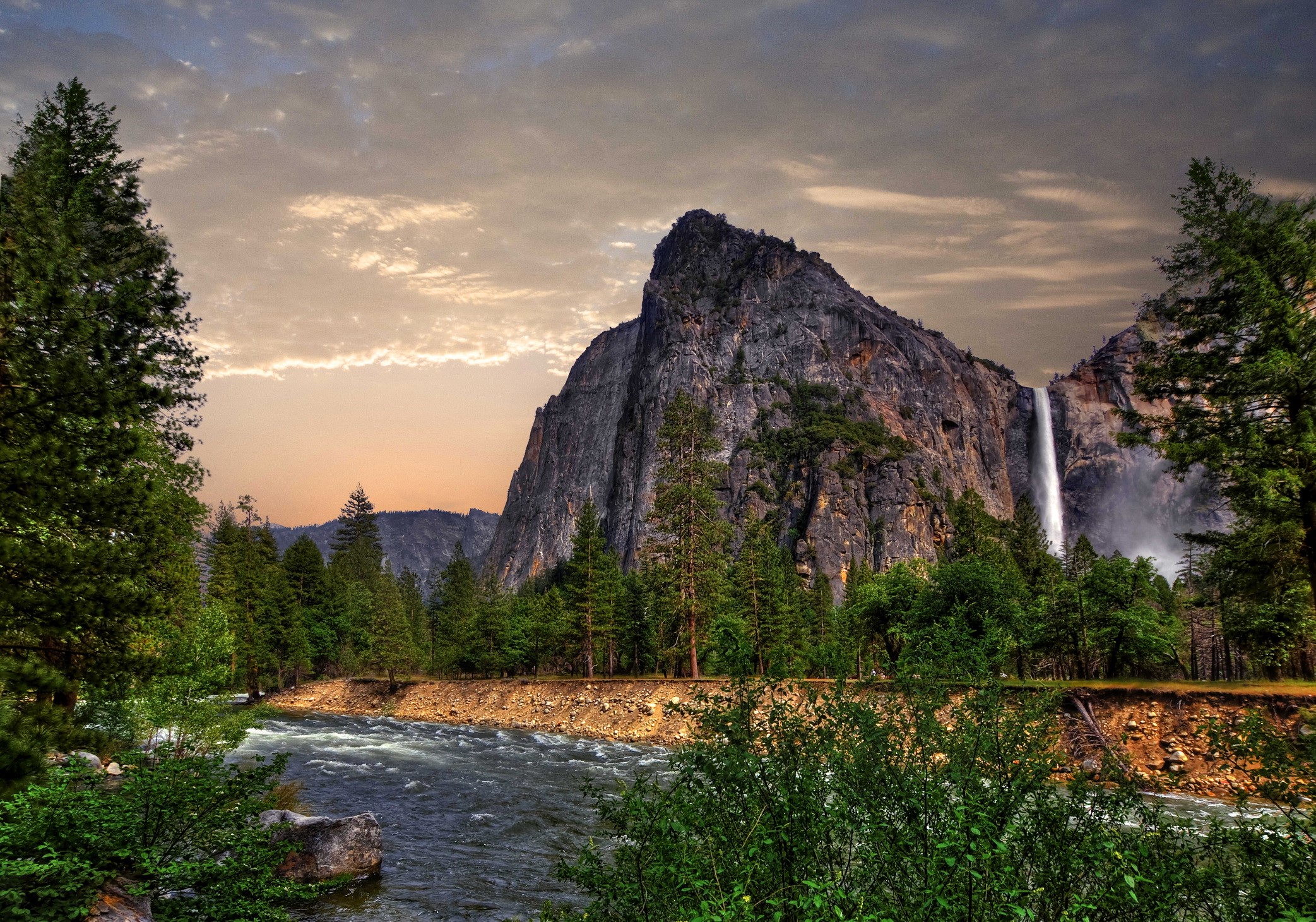 Yosemite National Park Waterfall and River HD Wallpaper