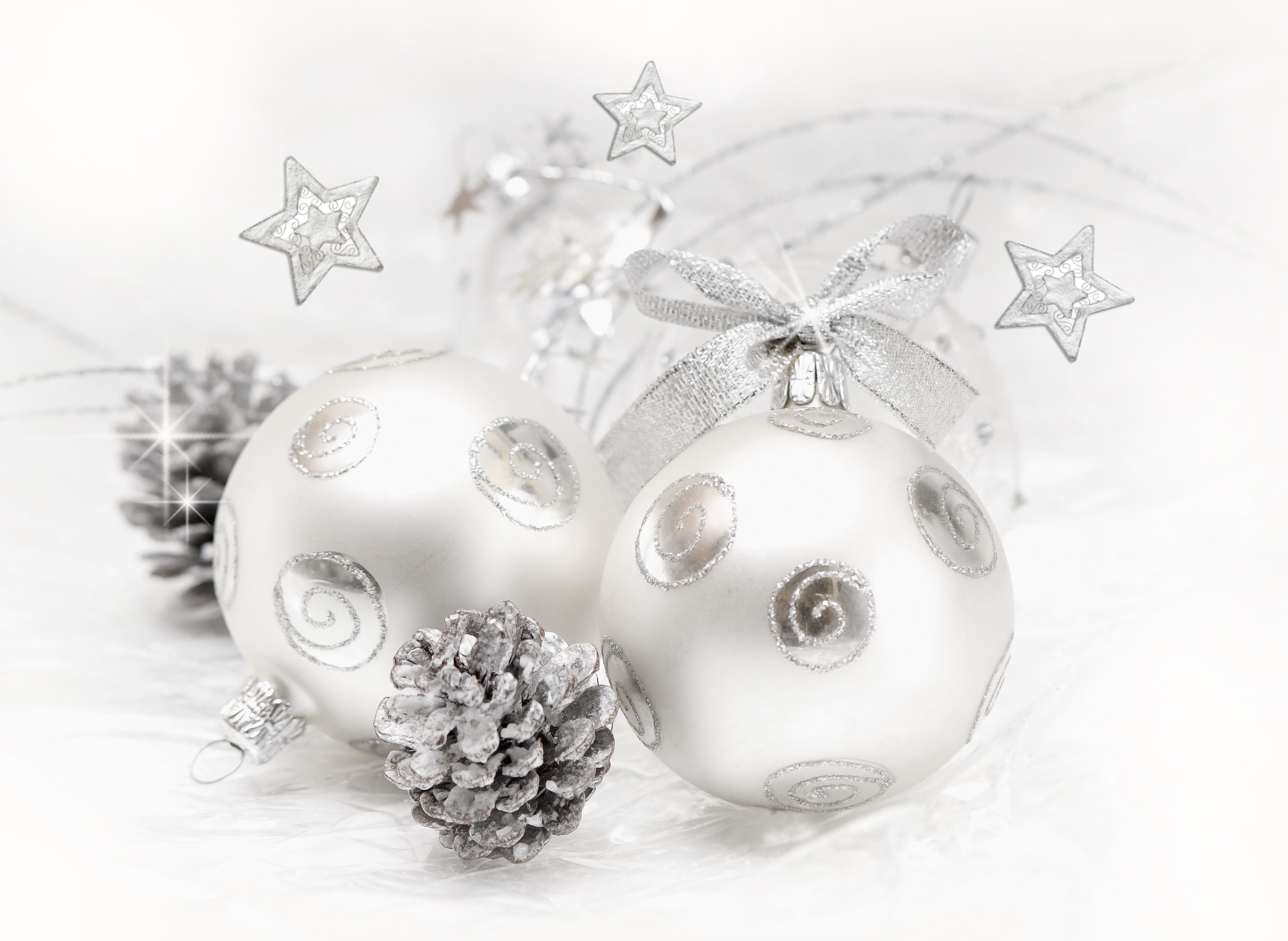 Christmas ornaments and pine cones with silver stars HD Wallpaper
