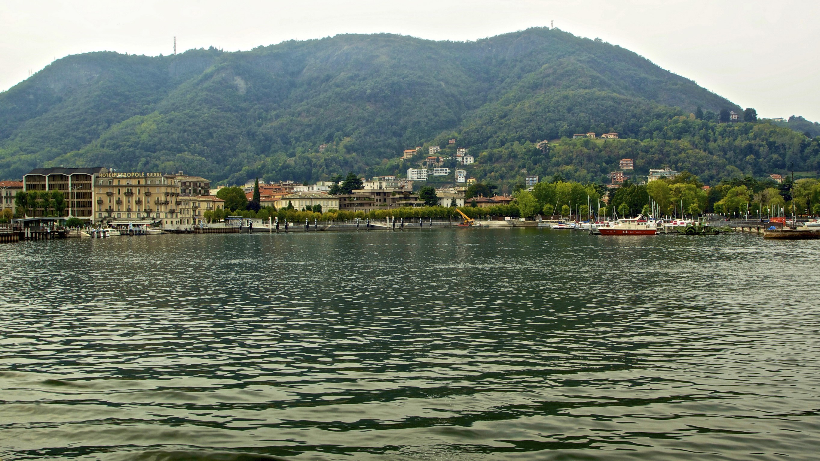 Lake Como with Mountains and Buildings, Italy HD Wallpaper