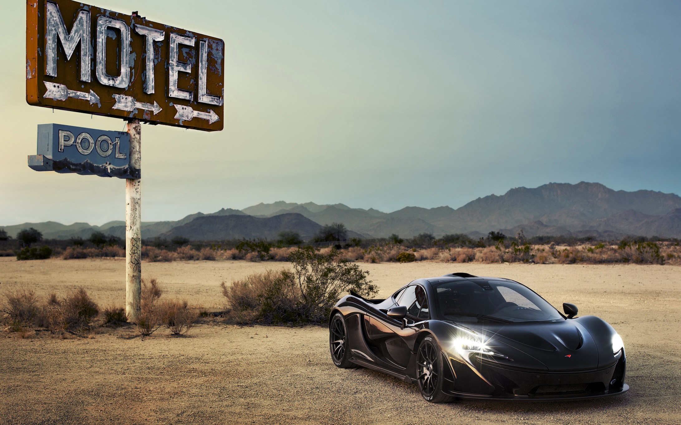 Black McLaren P1 in Desert Landscape HD Wallpaper