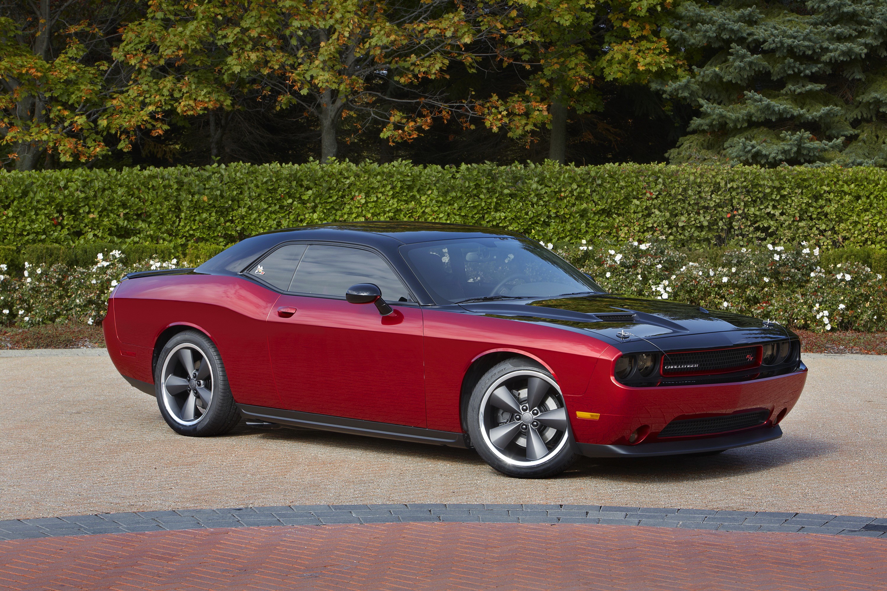 Red 2013 Dodge Challenger RT with black roof HD Wallpaper