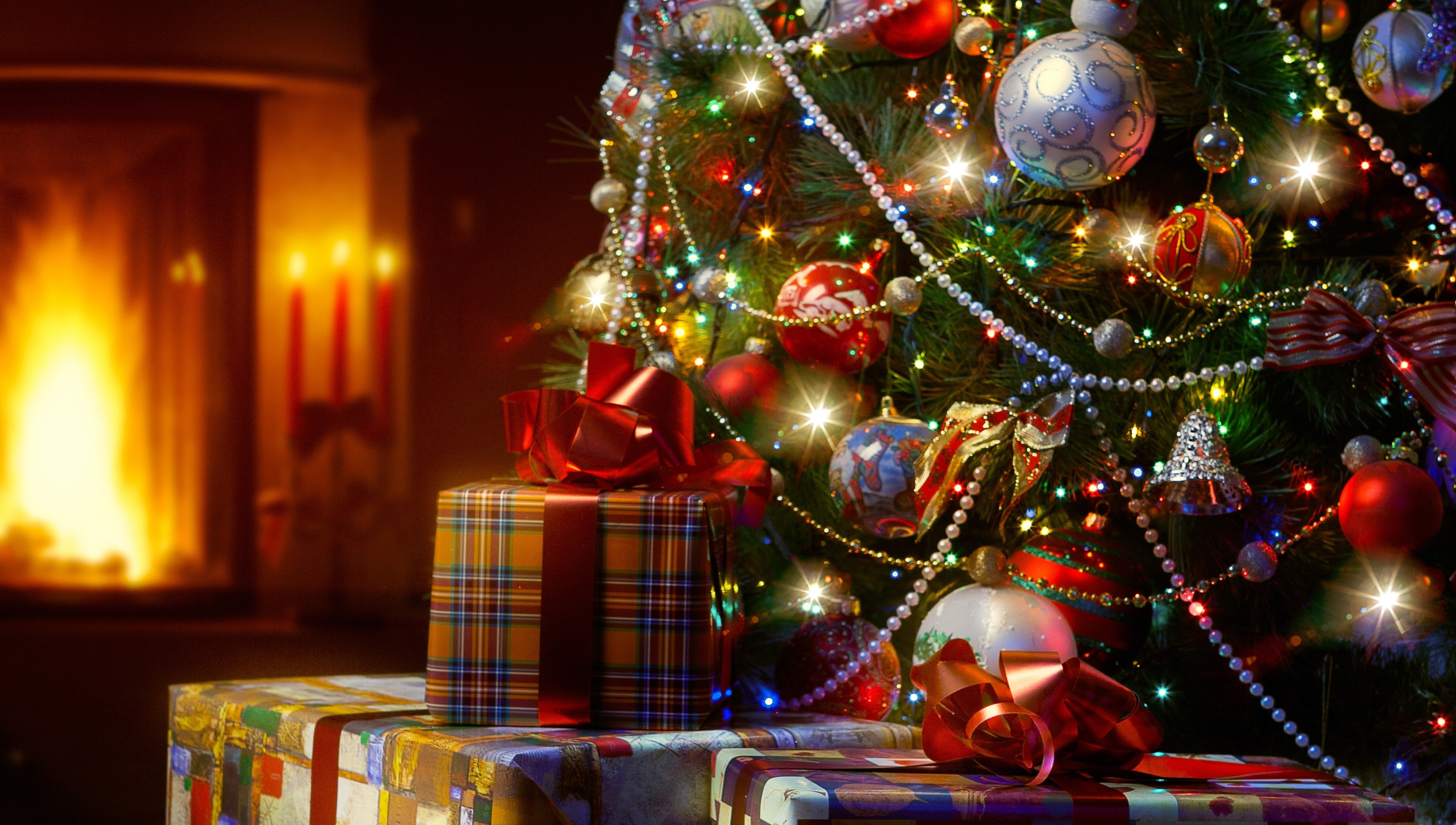 Christmas tree with gifts and fireplace HD Wallpaper