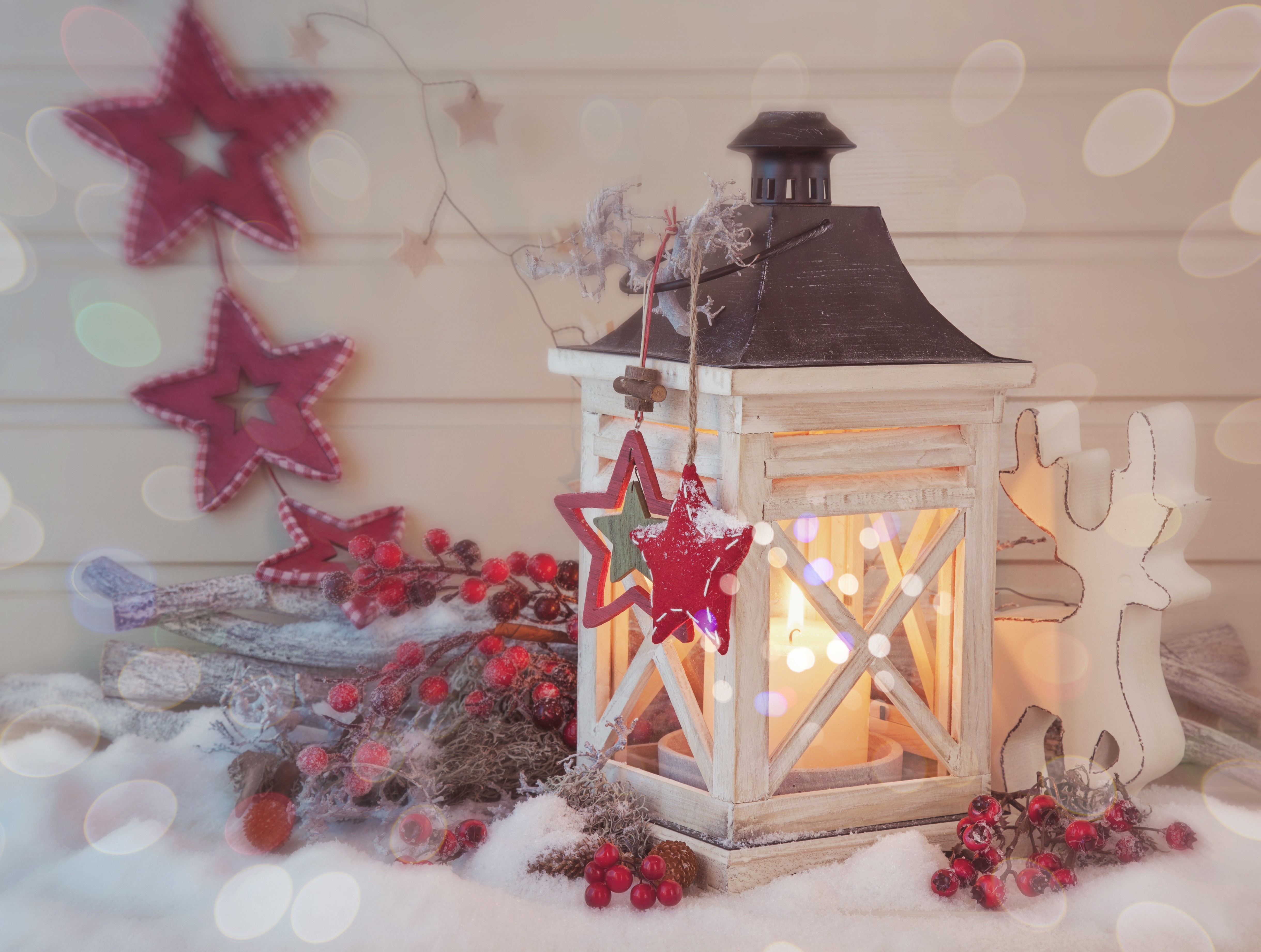 Christmas lantern with stars and berries HD Wallpaper