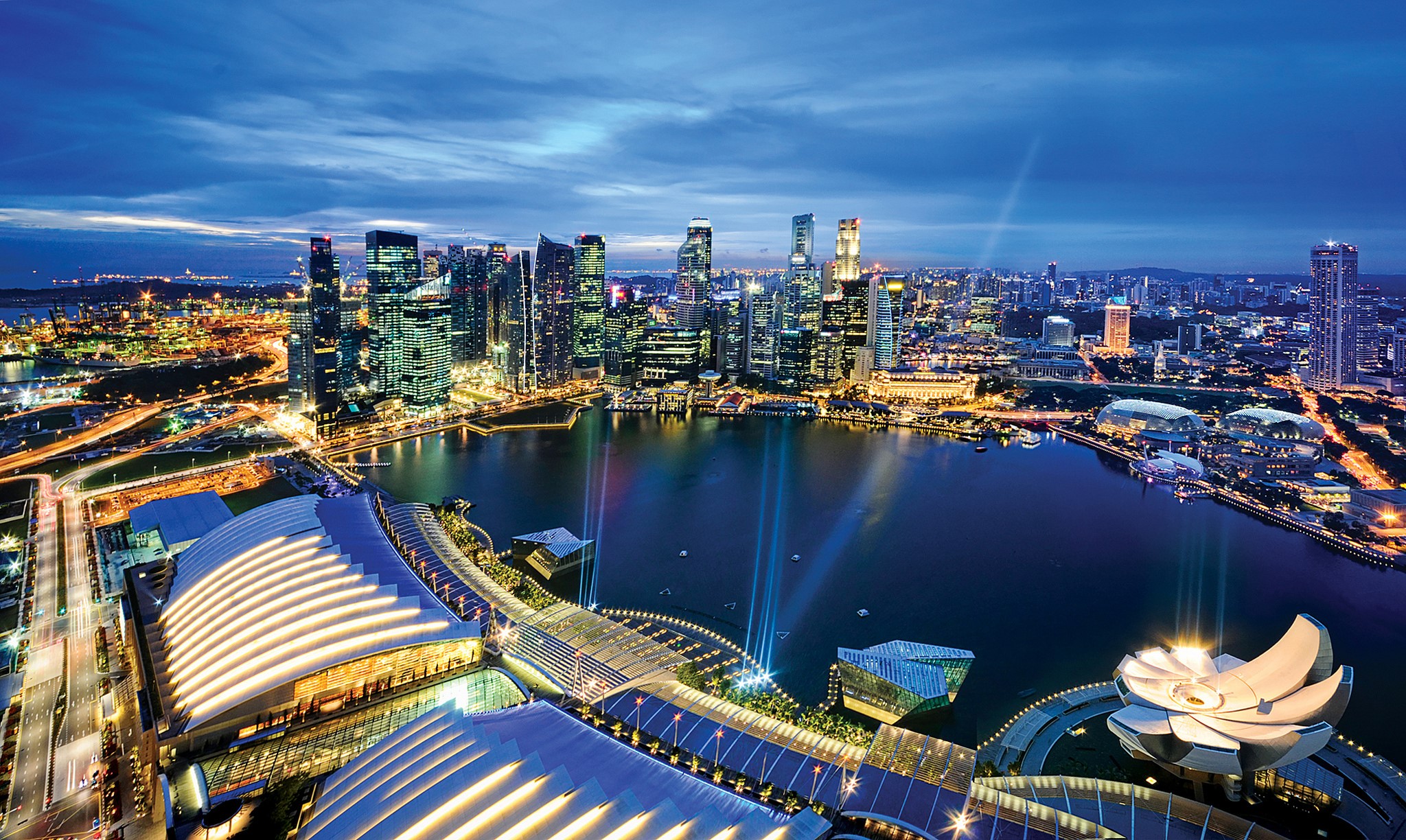 Singapore skyline at dusk with Marina Bay Sands HD Wallpaper