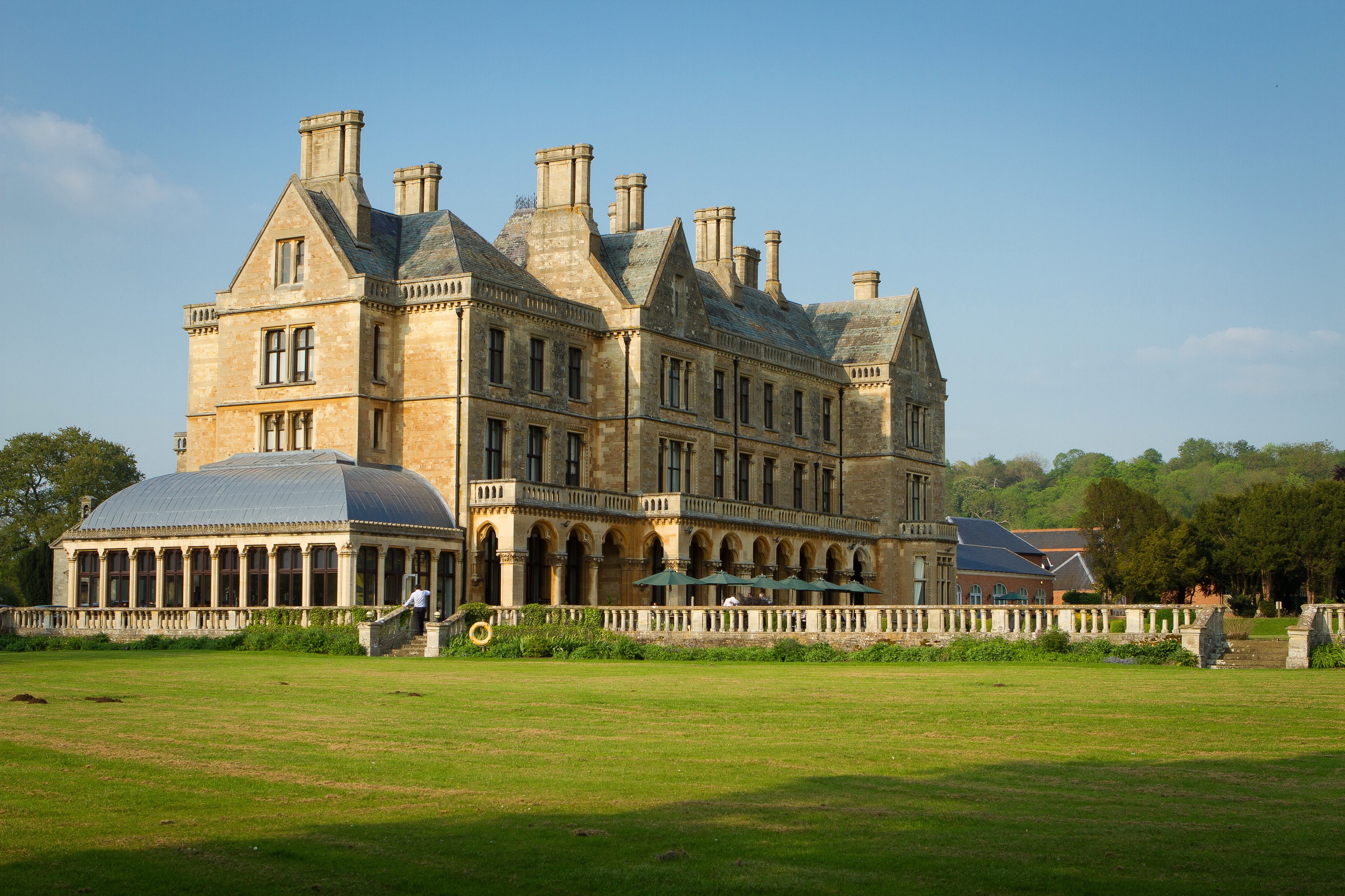 Walton Hall, Warwickshire, England, Mansion on a Lawn HD Wallpaper